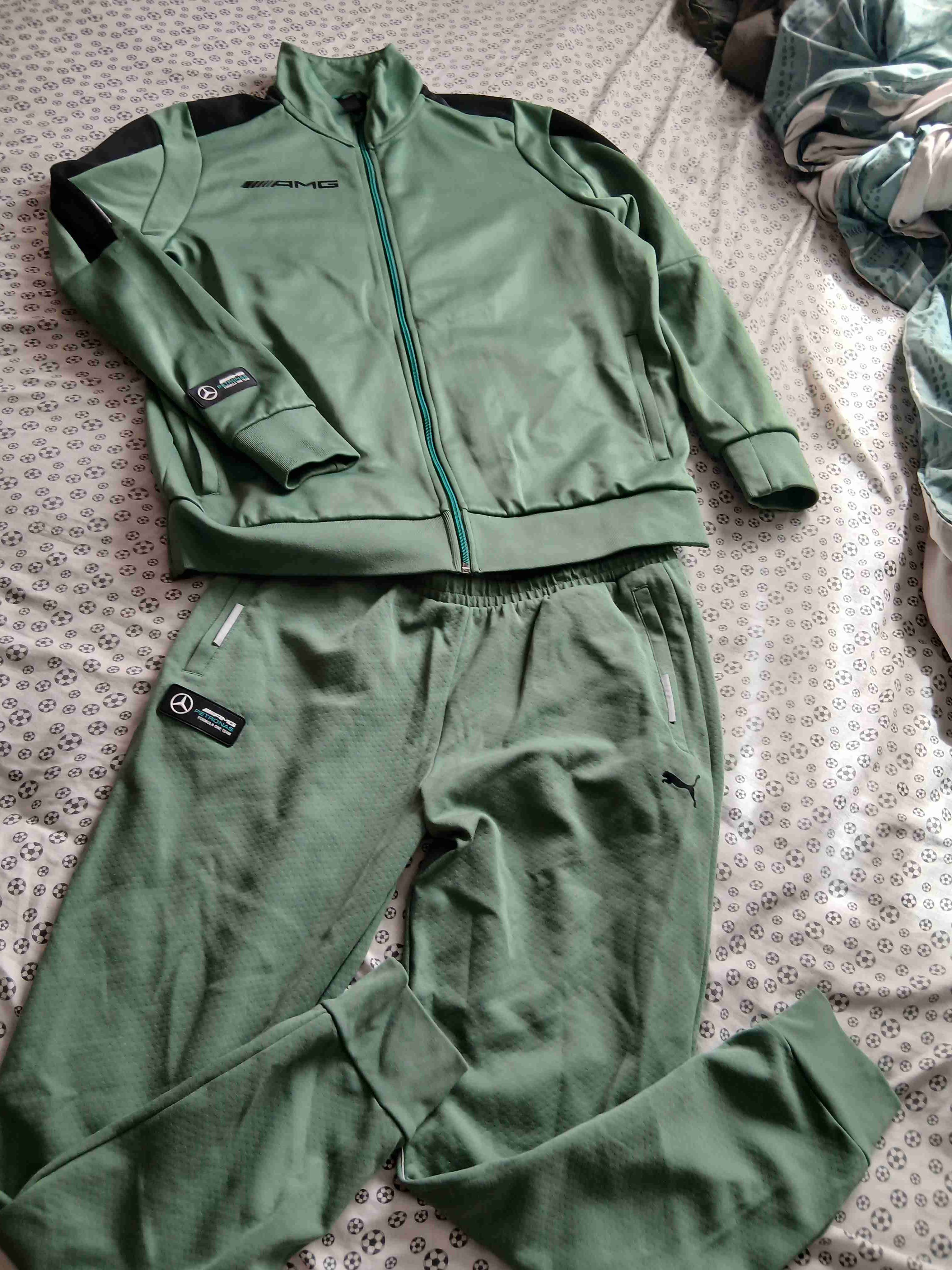 Conjunto deportivo verde AMG puma - miniatura 3