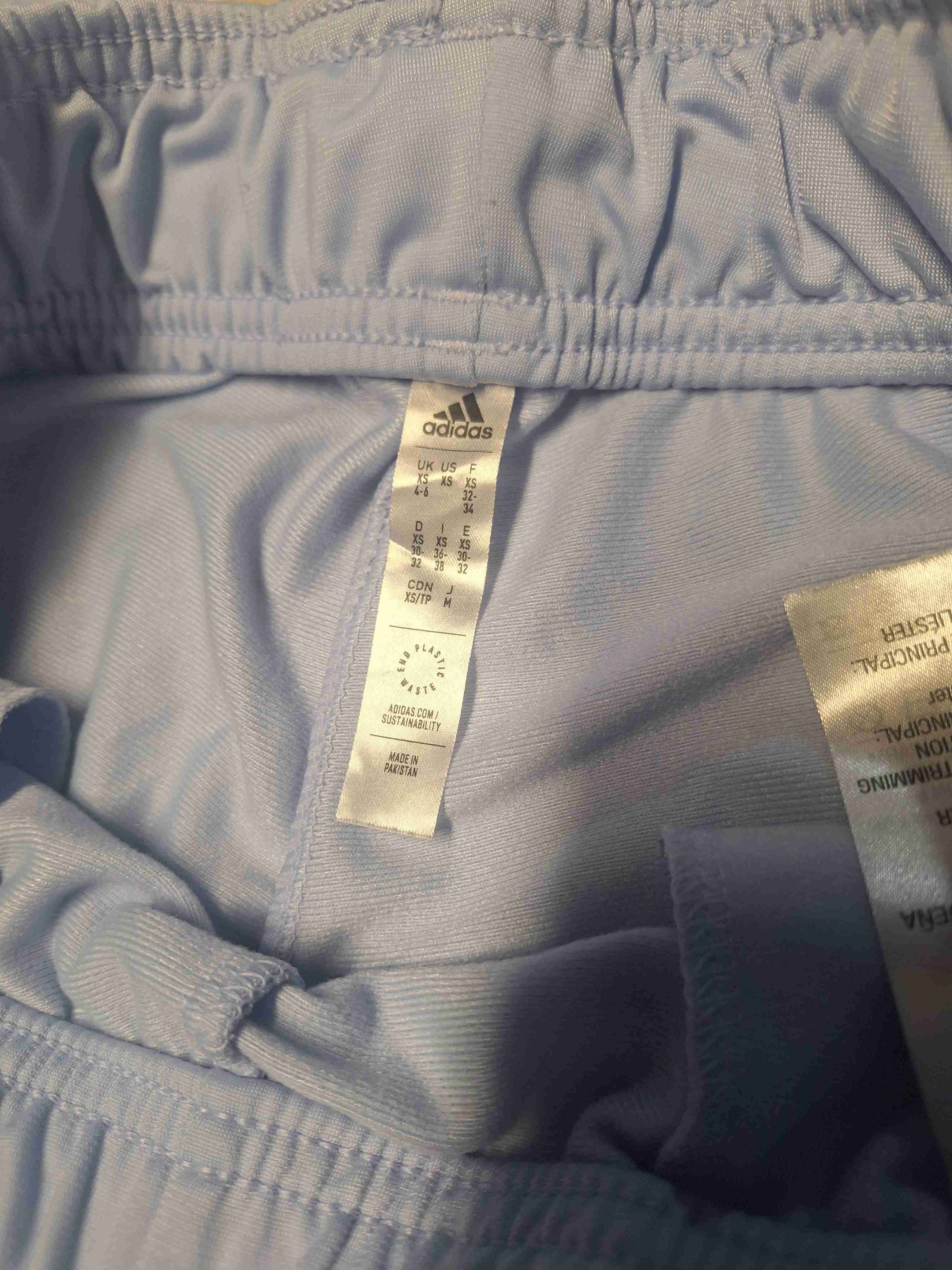 Pantalones deportivos adidas celestes - miniatura 4