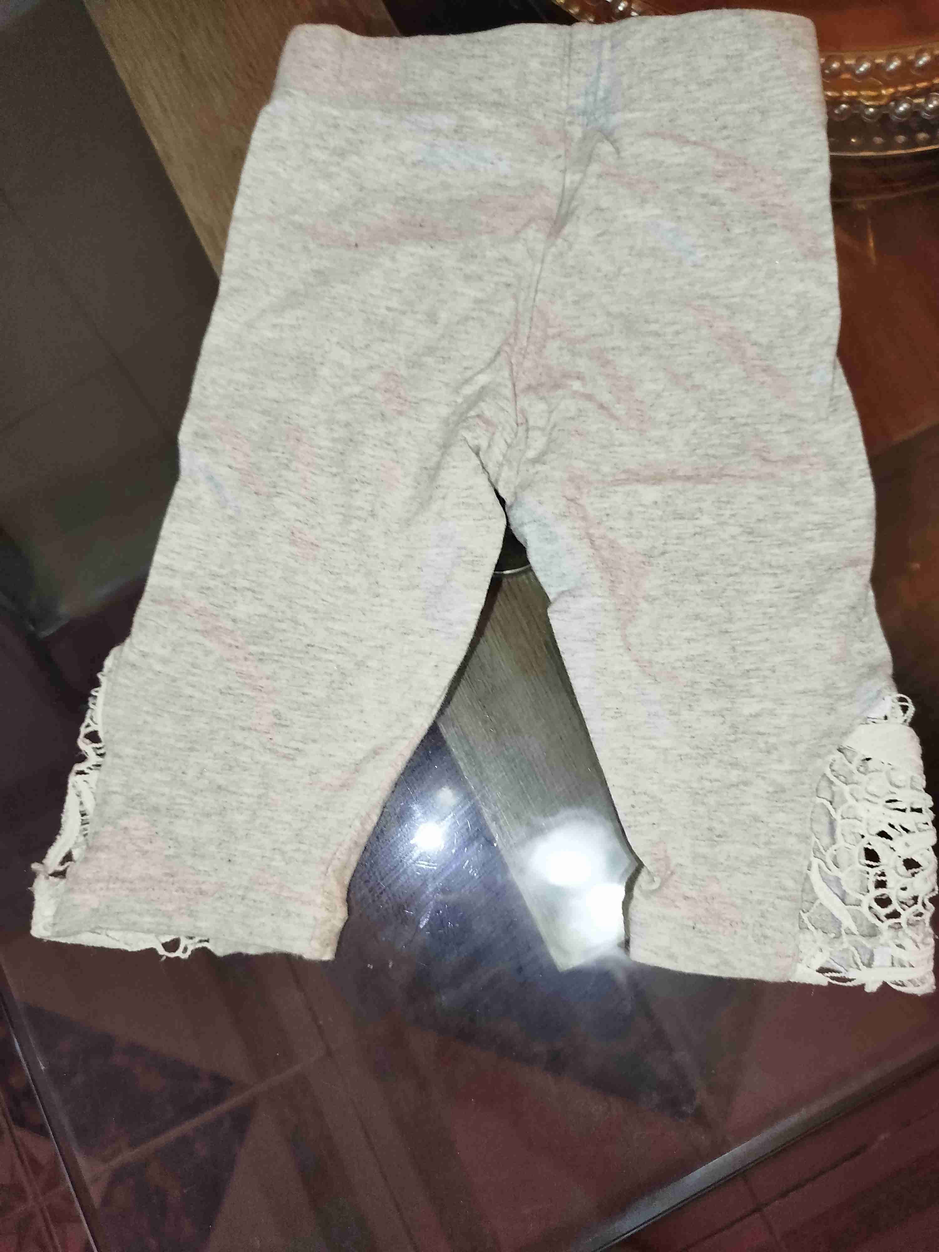 Pantalones bebé grises con encaje - miniatura 2