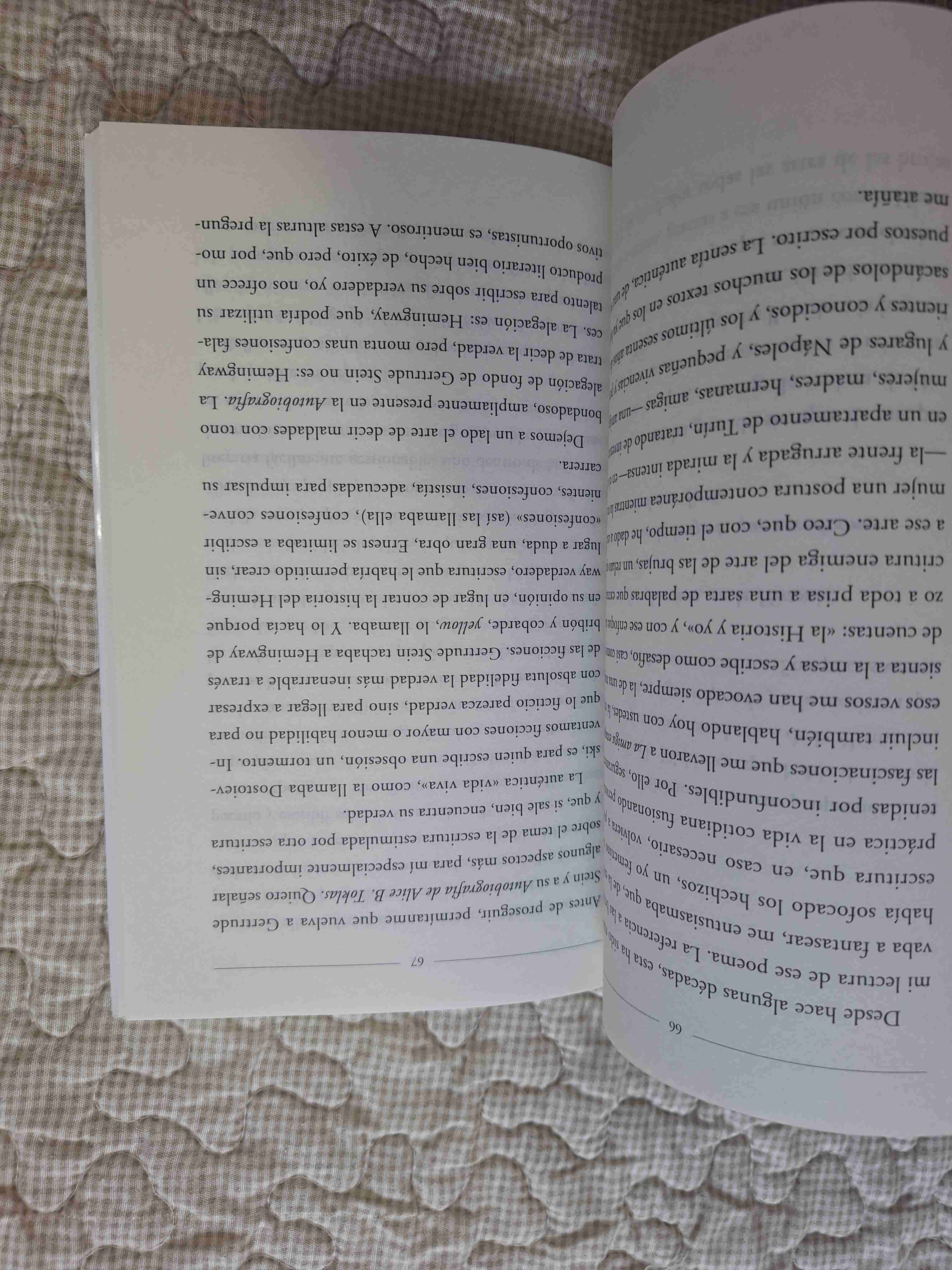 Libro 'En los márgenes' Elena Ferrante - miniatura 3