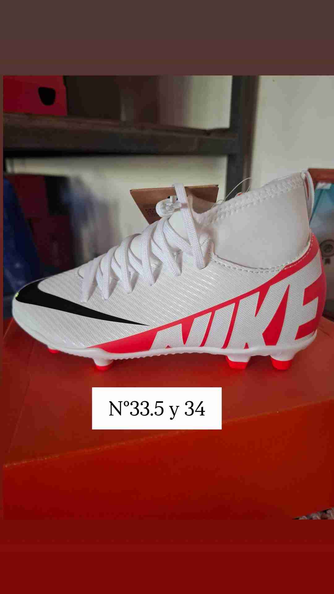 Botines de fútbol Nike blancos