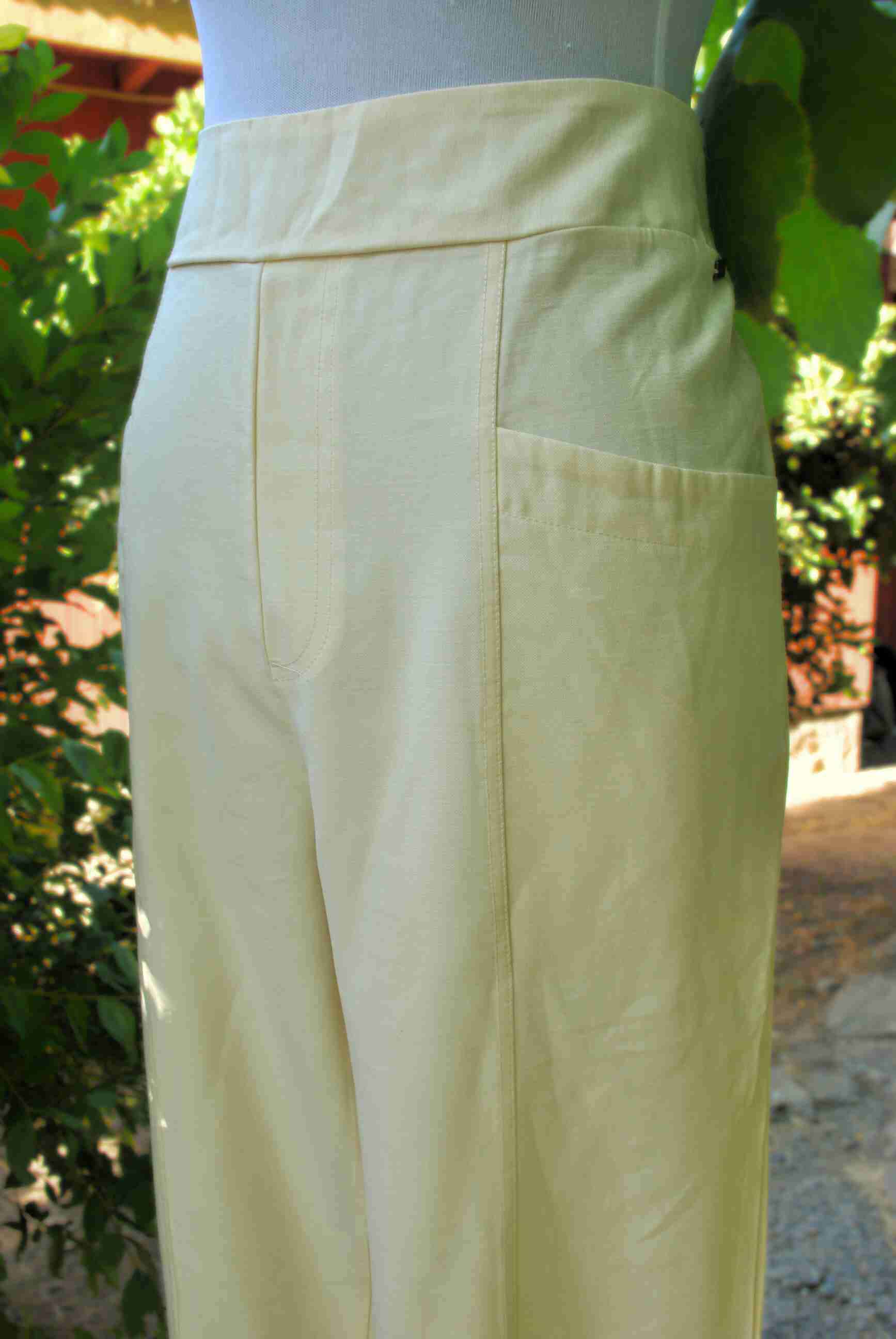 Pantalón beige amplio - miniatura 2