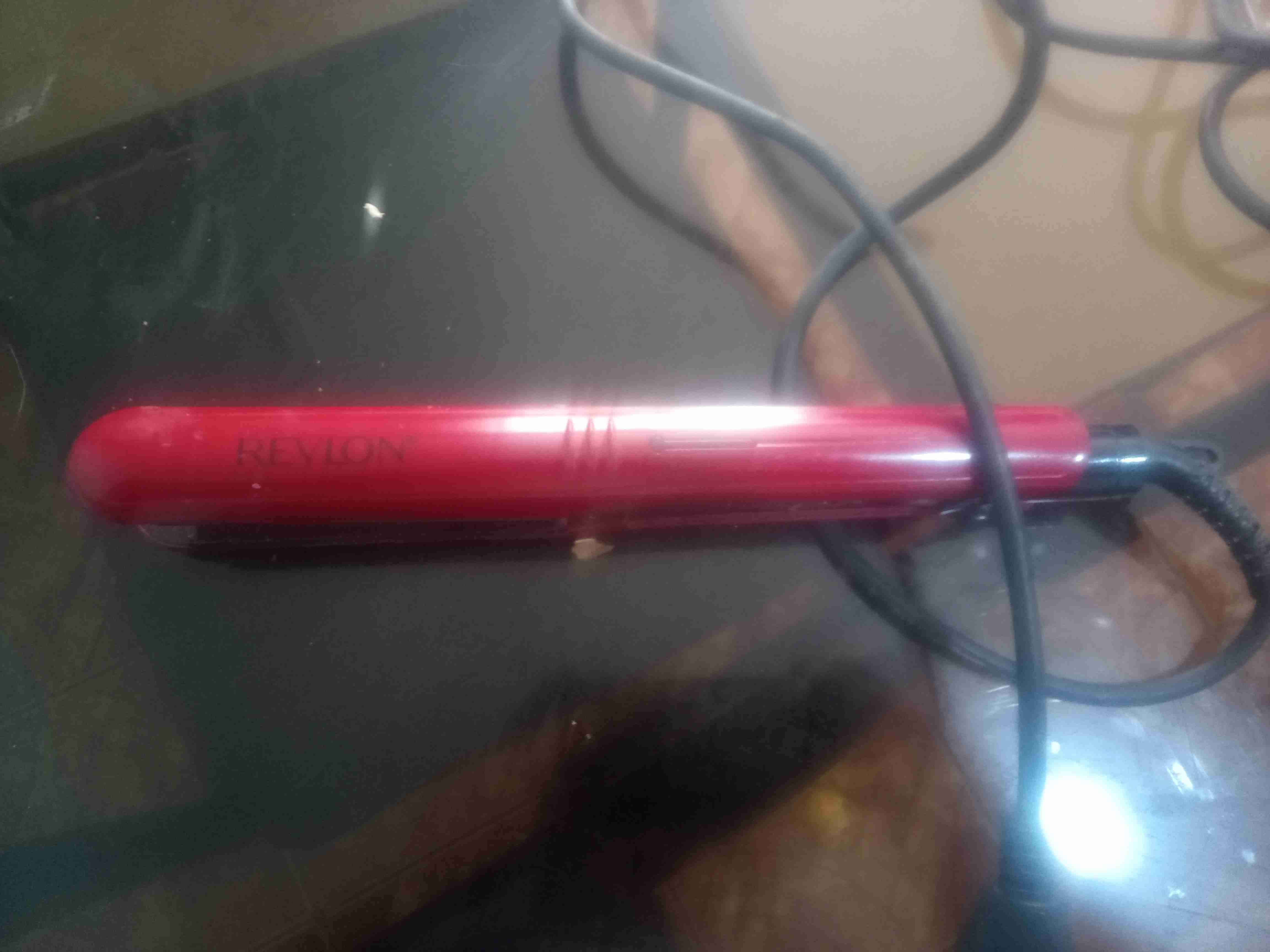 Plancha de pelo Revlon roja