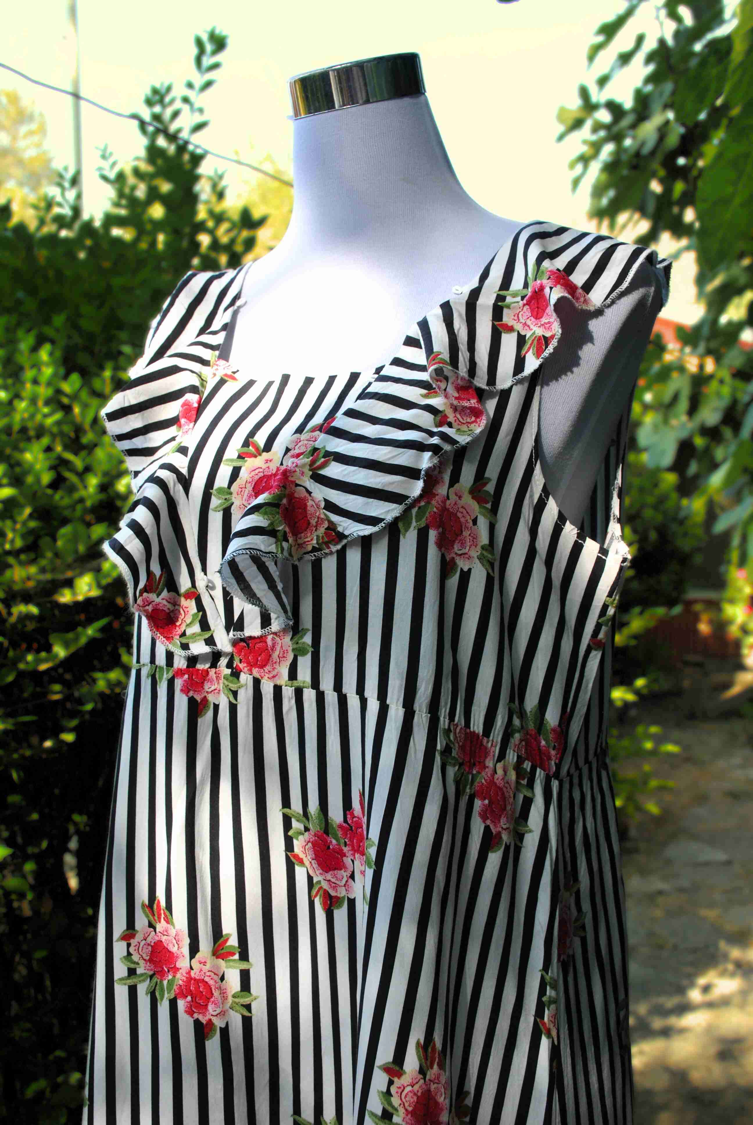 Vestido rayado con flores