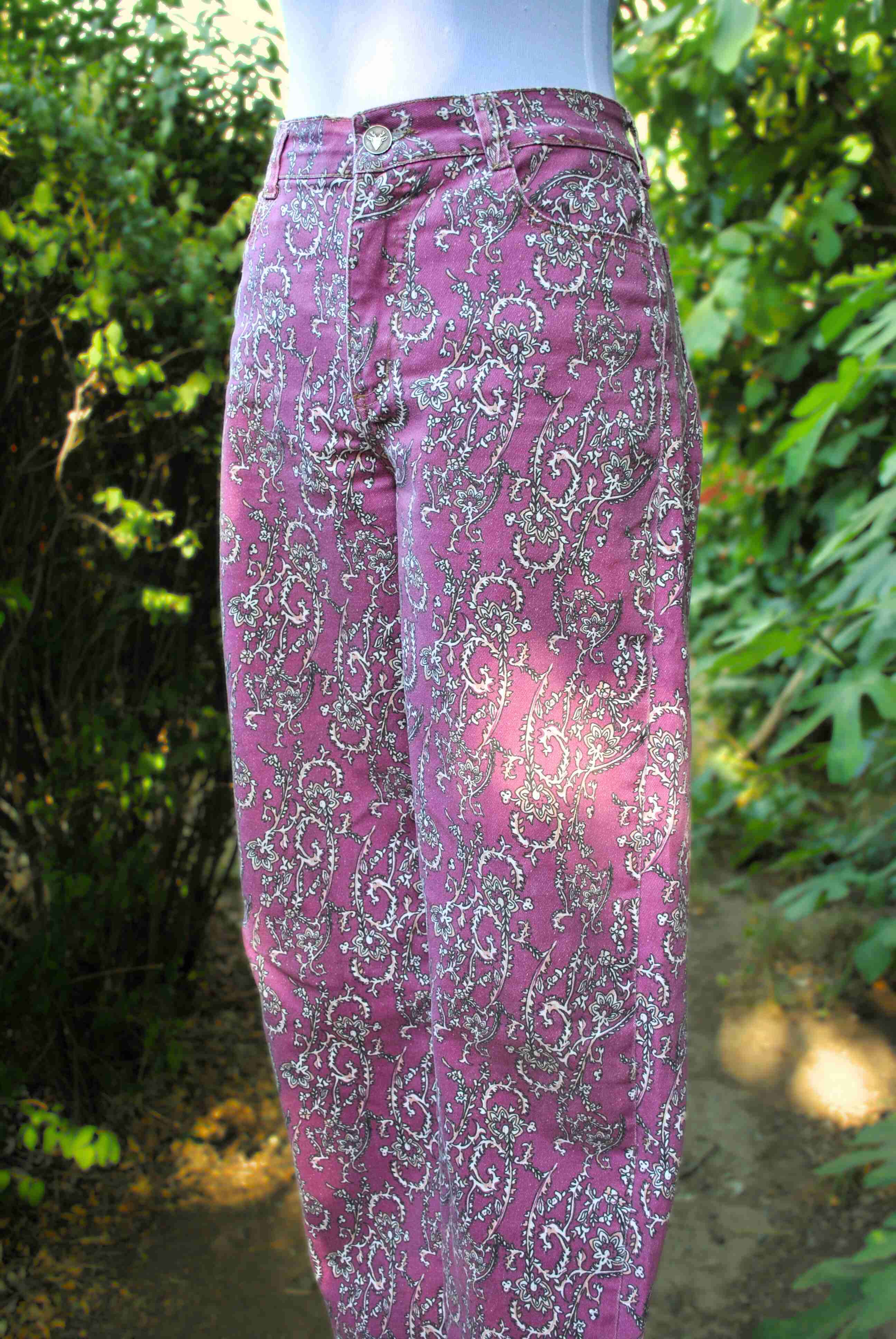 Jeans rosados estampados florales