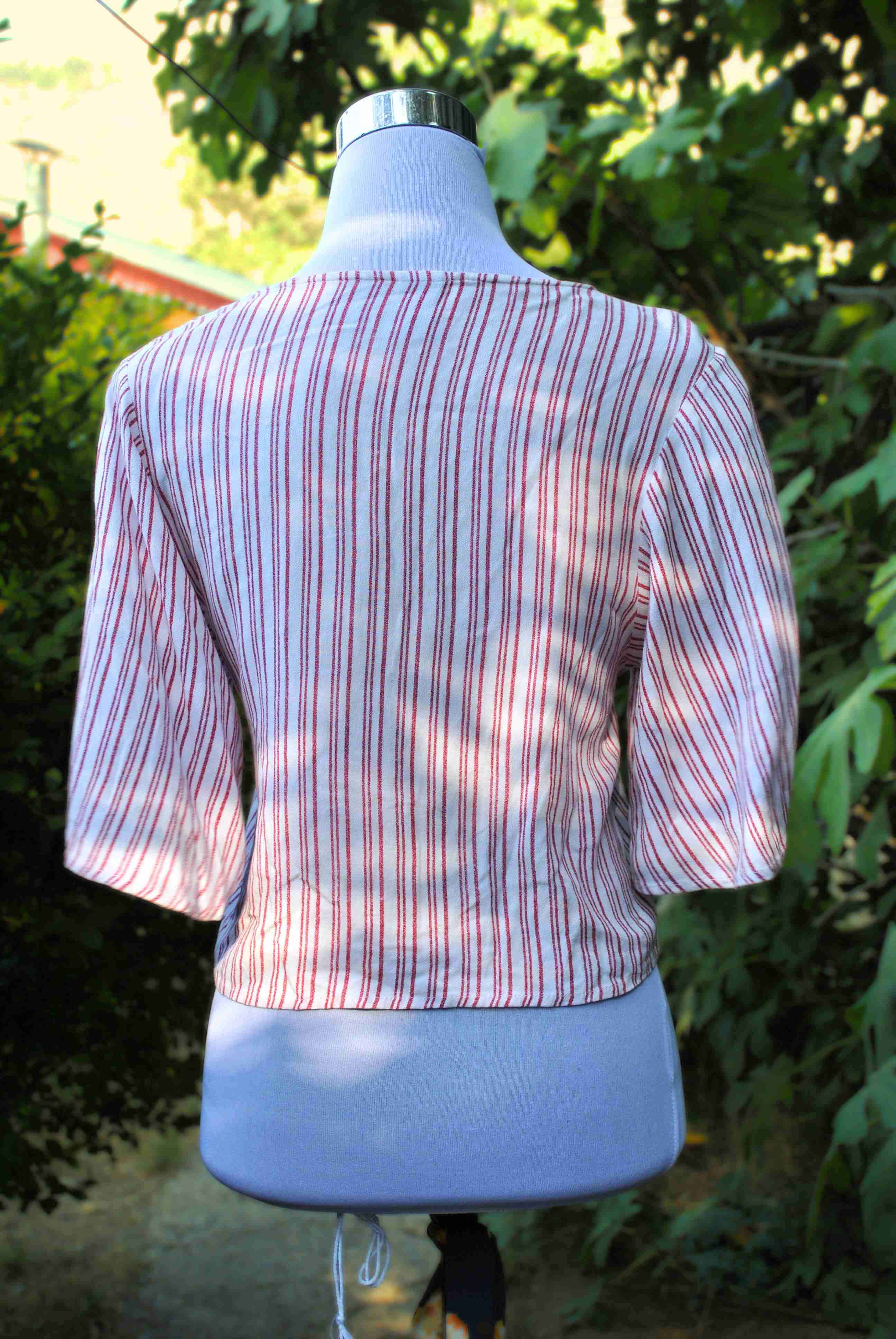 Blusa rayada roja y blanca - miniatura 3