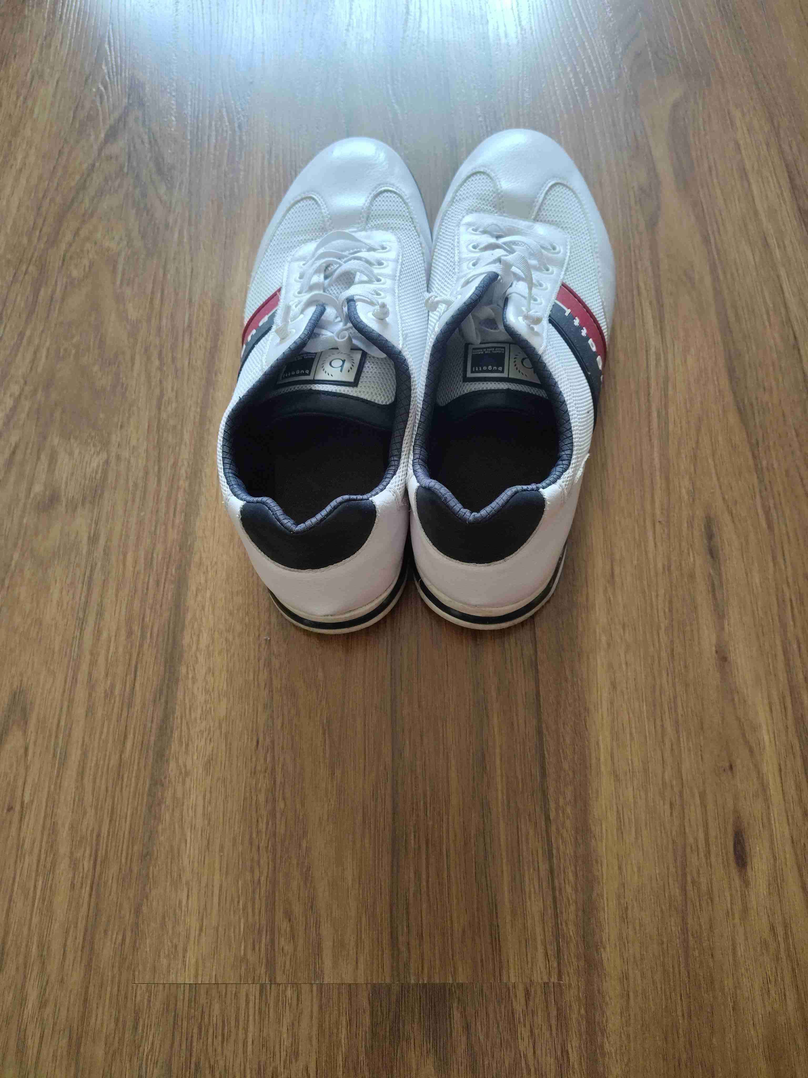 Zapatillas blancas estilo casual Bugatti - miniatura 3