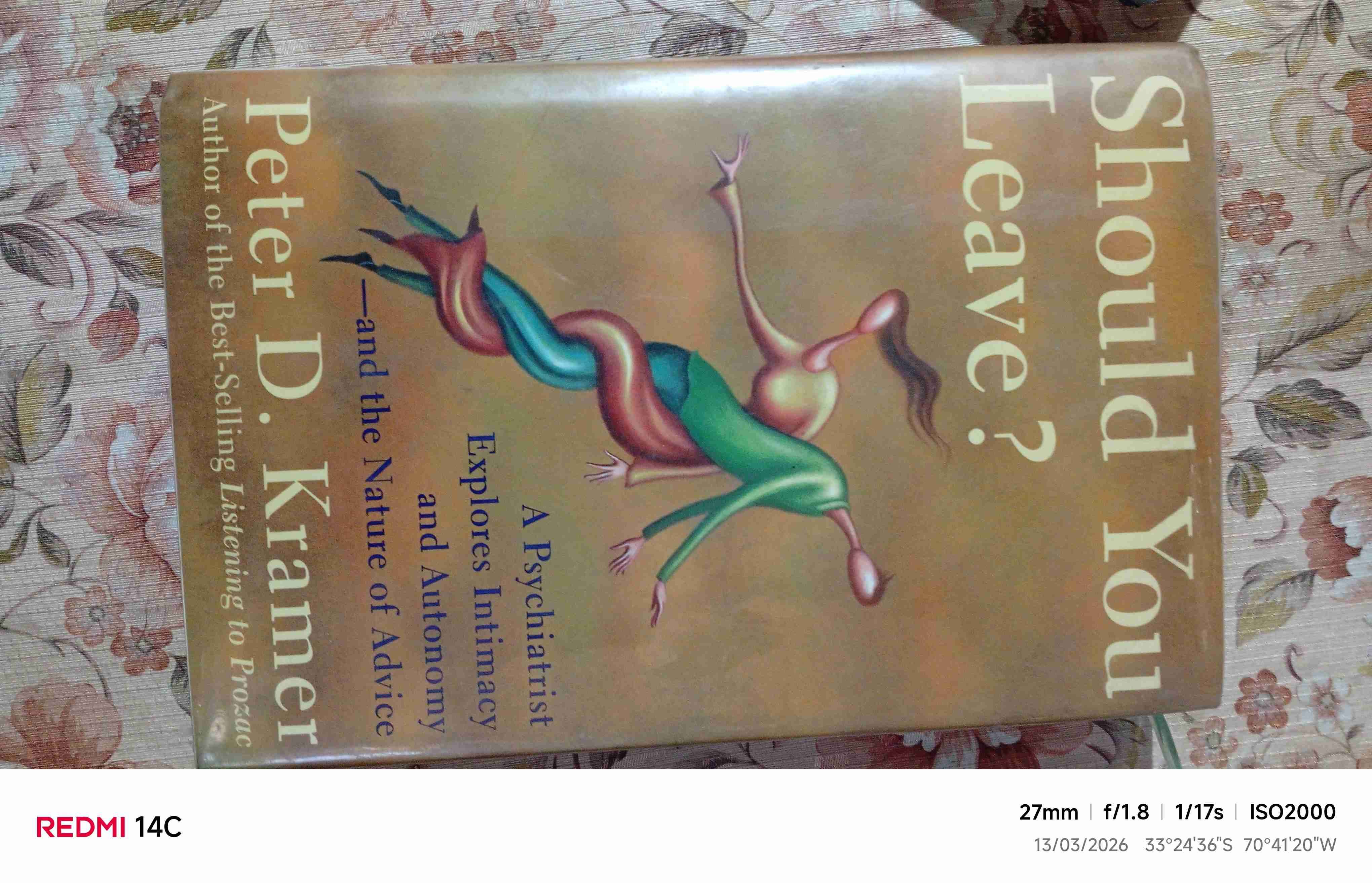 Libro 'Should You Leave?' de Peter D. Kramer