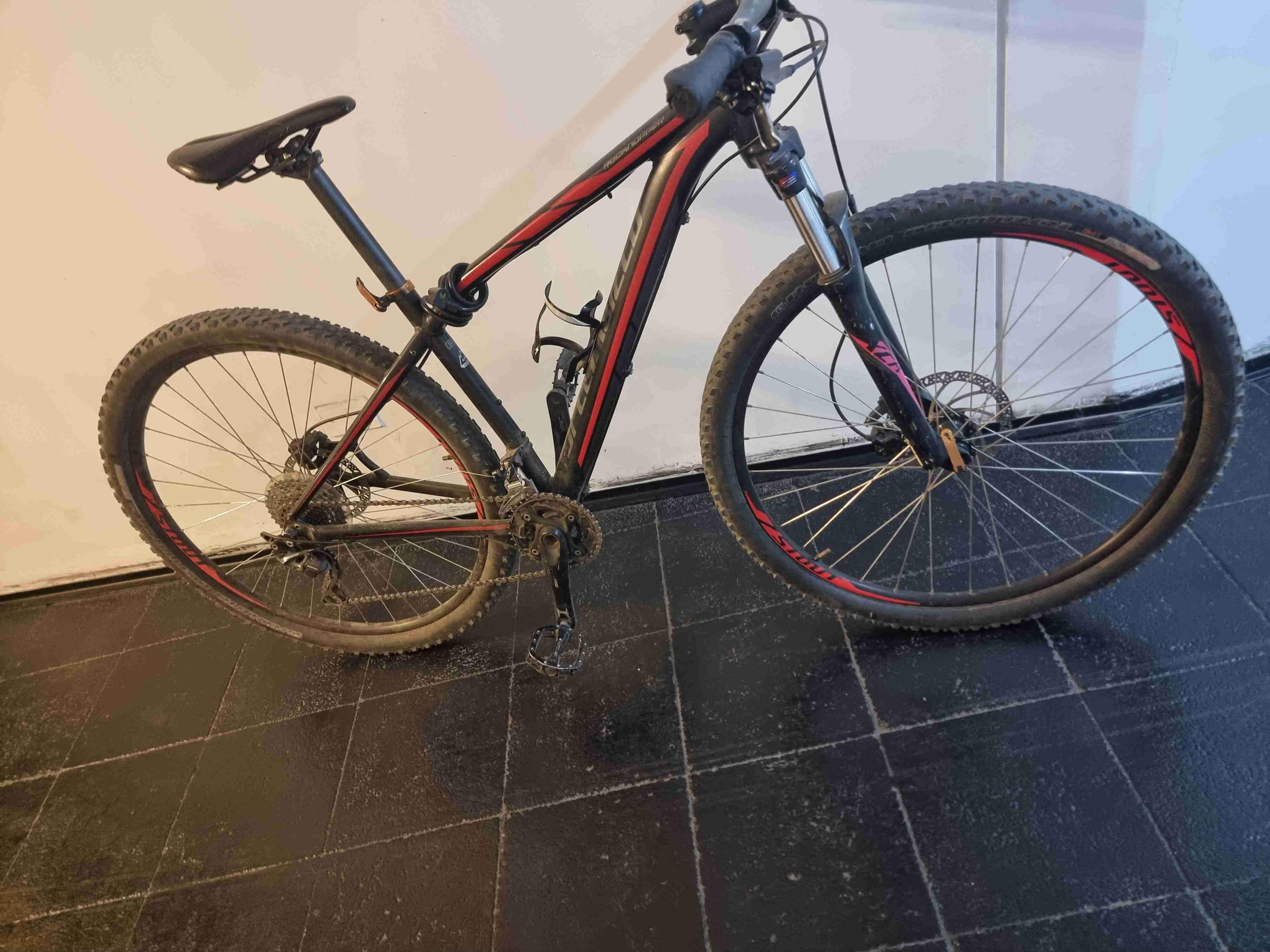 Bicicleta specialized rockhopper sport - miniatura 4