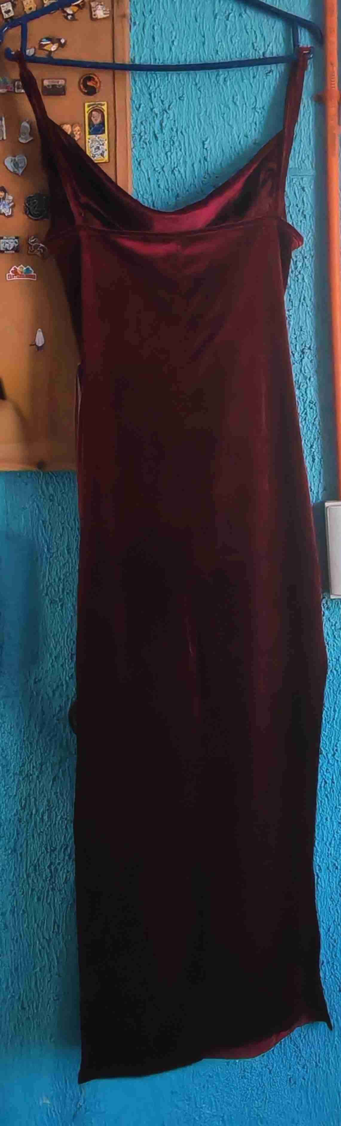 Vestido de terciopelo burdeo - miniatura 6