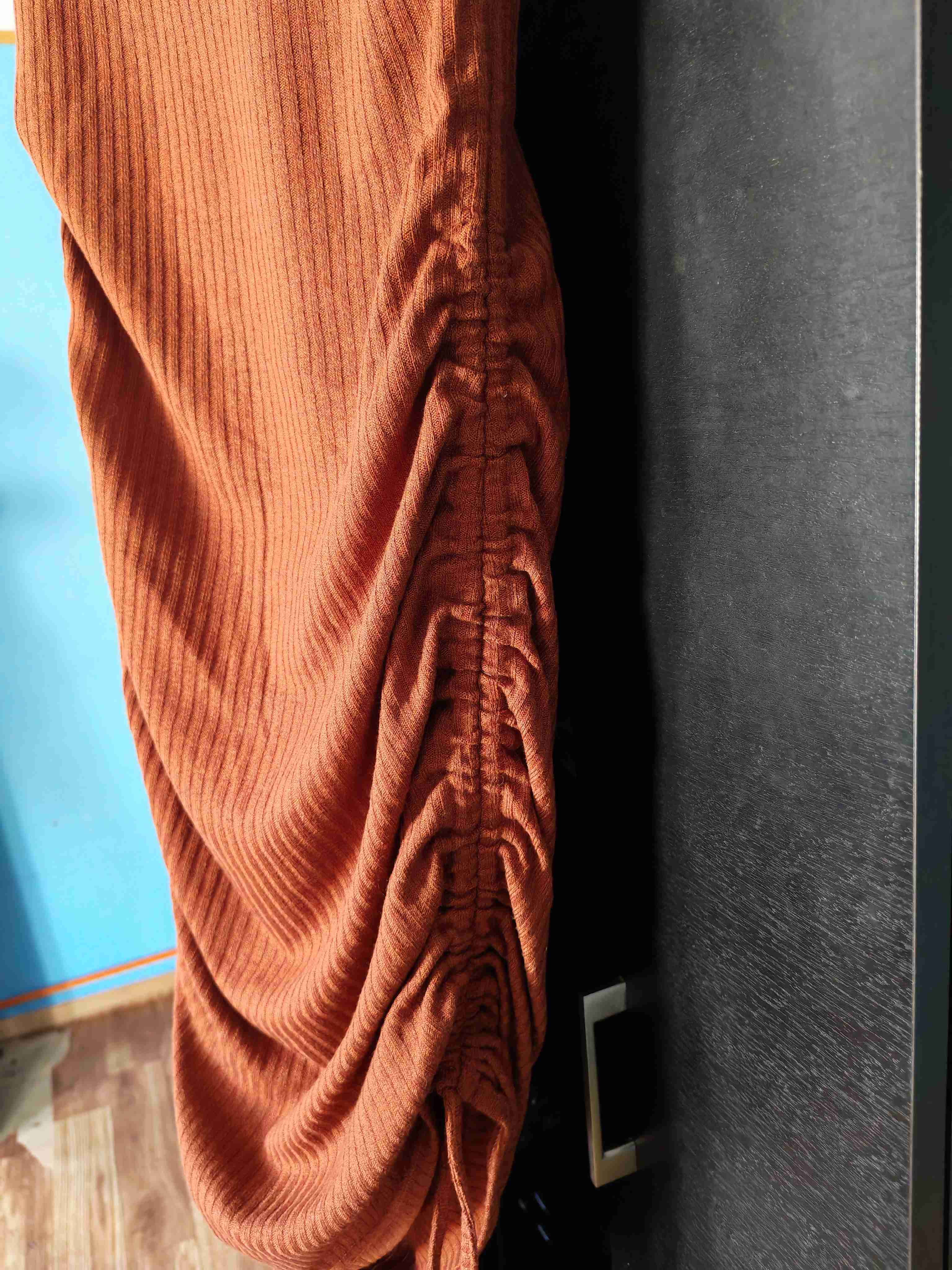 Vestido naranja de punto ajustado - miniatura 3