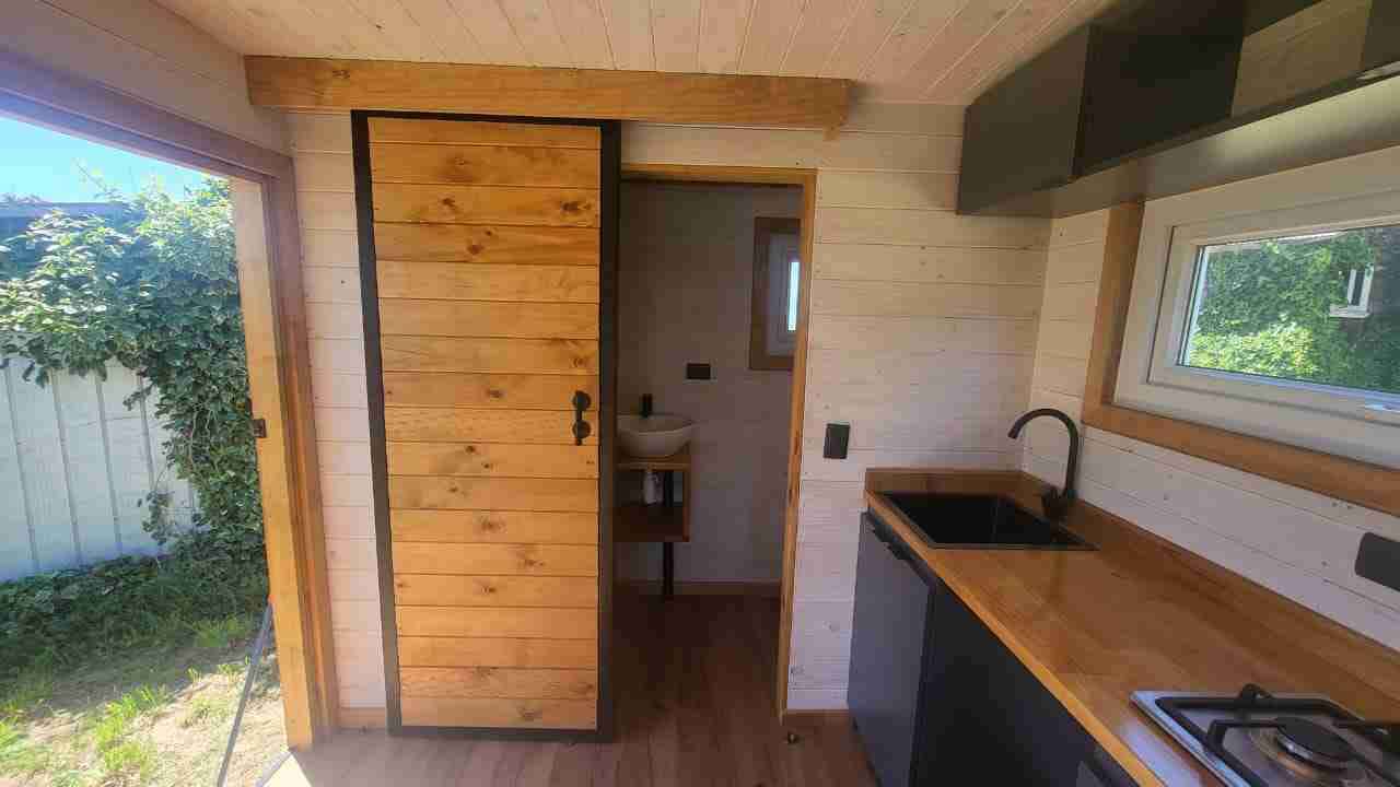 Tiny house moderna negra - miniatura 4