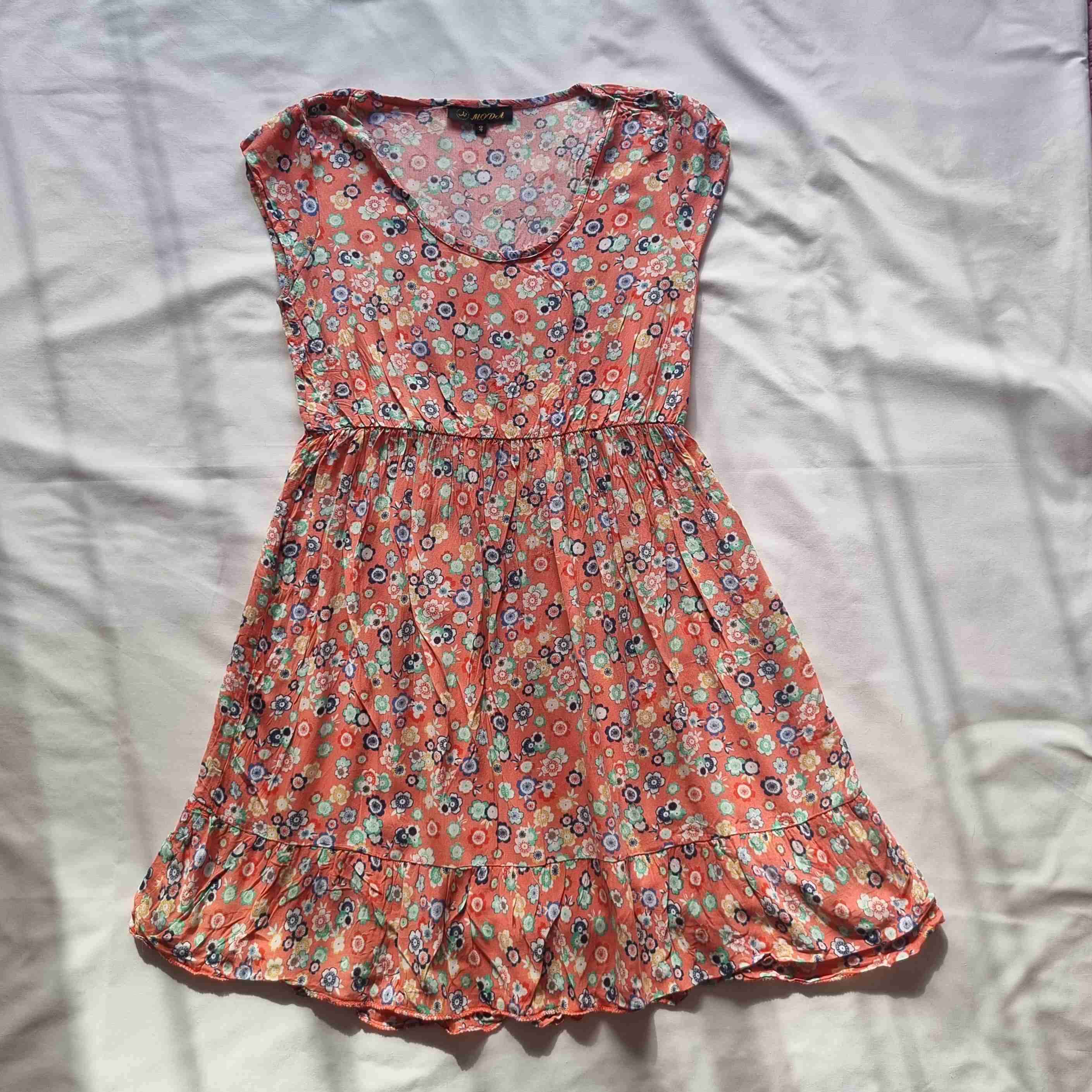 Vestido floral rosado colorido