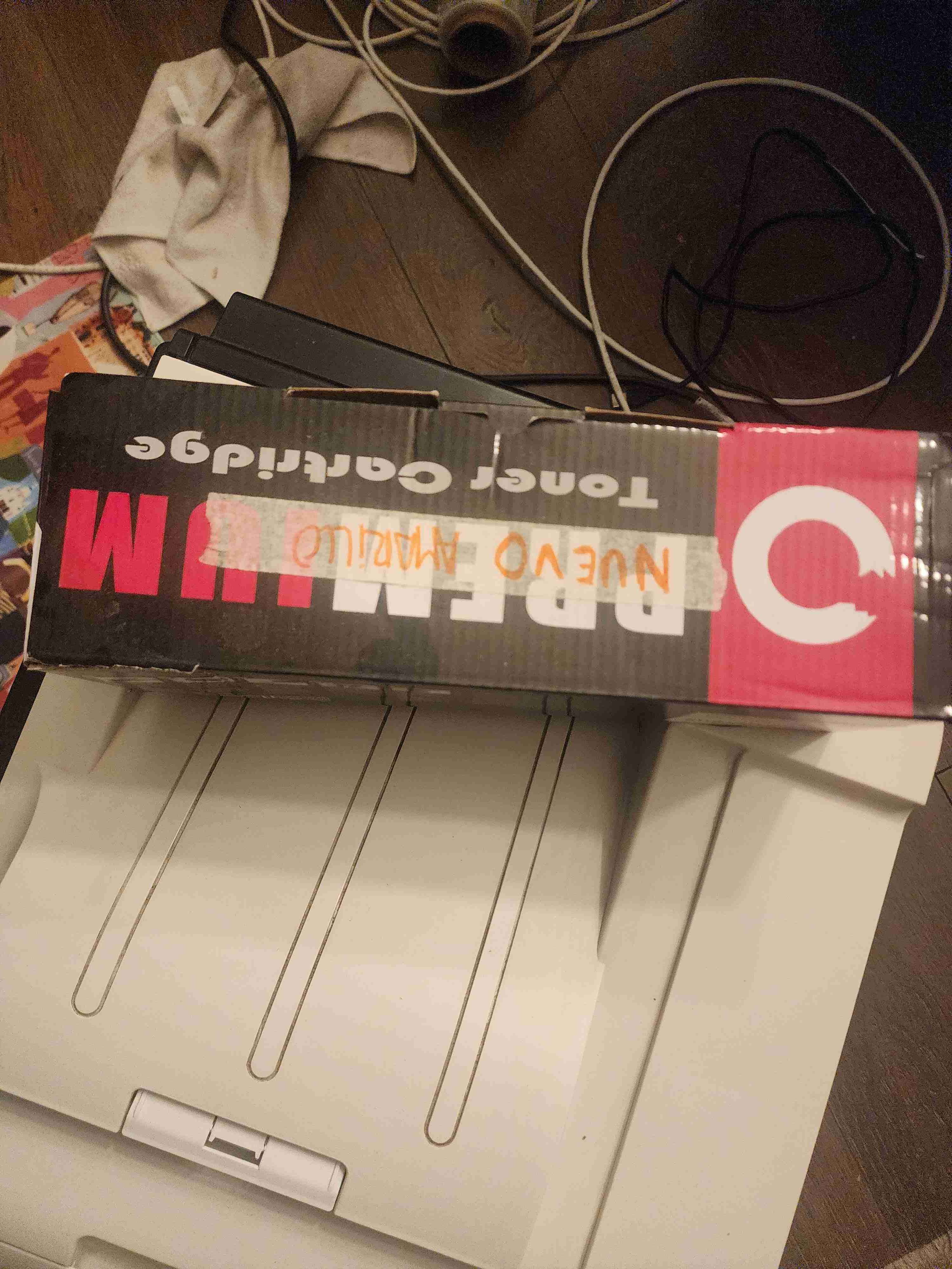 Impresora láser HP blanca - miniatura 3