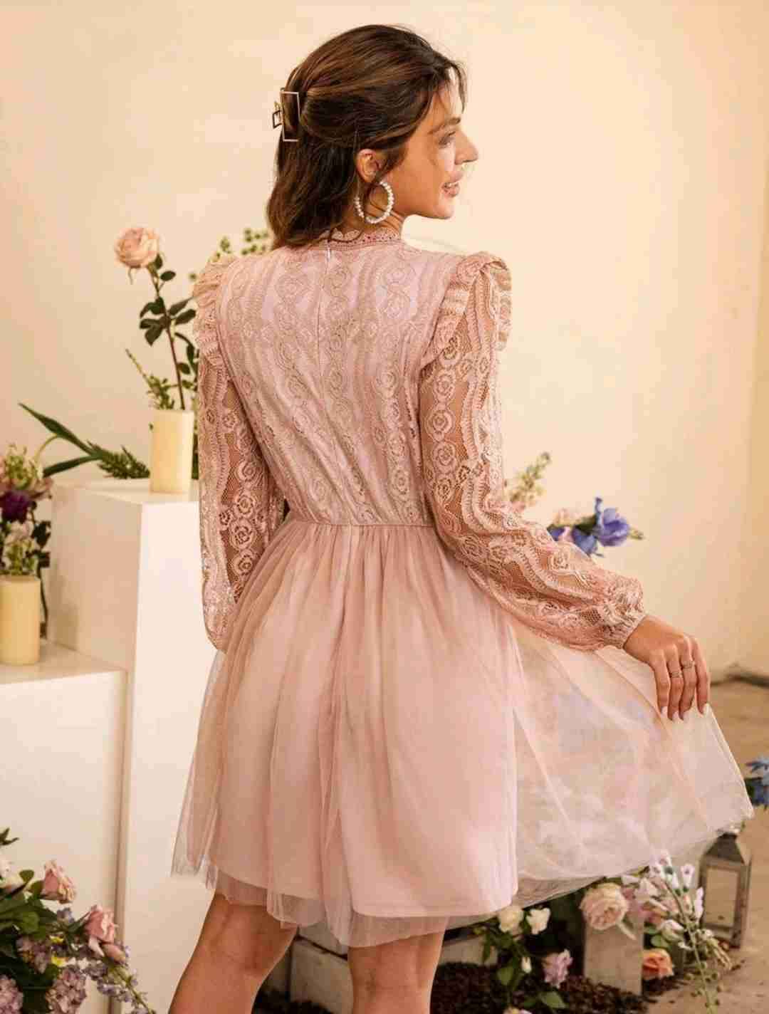 Vestido rosa de encaje elegante - miniatura 2