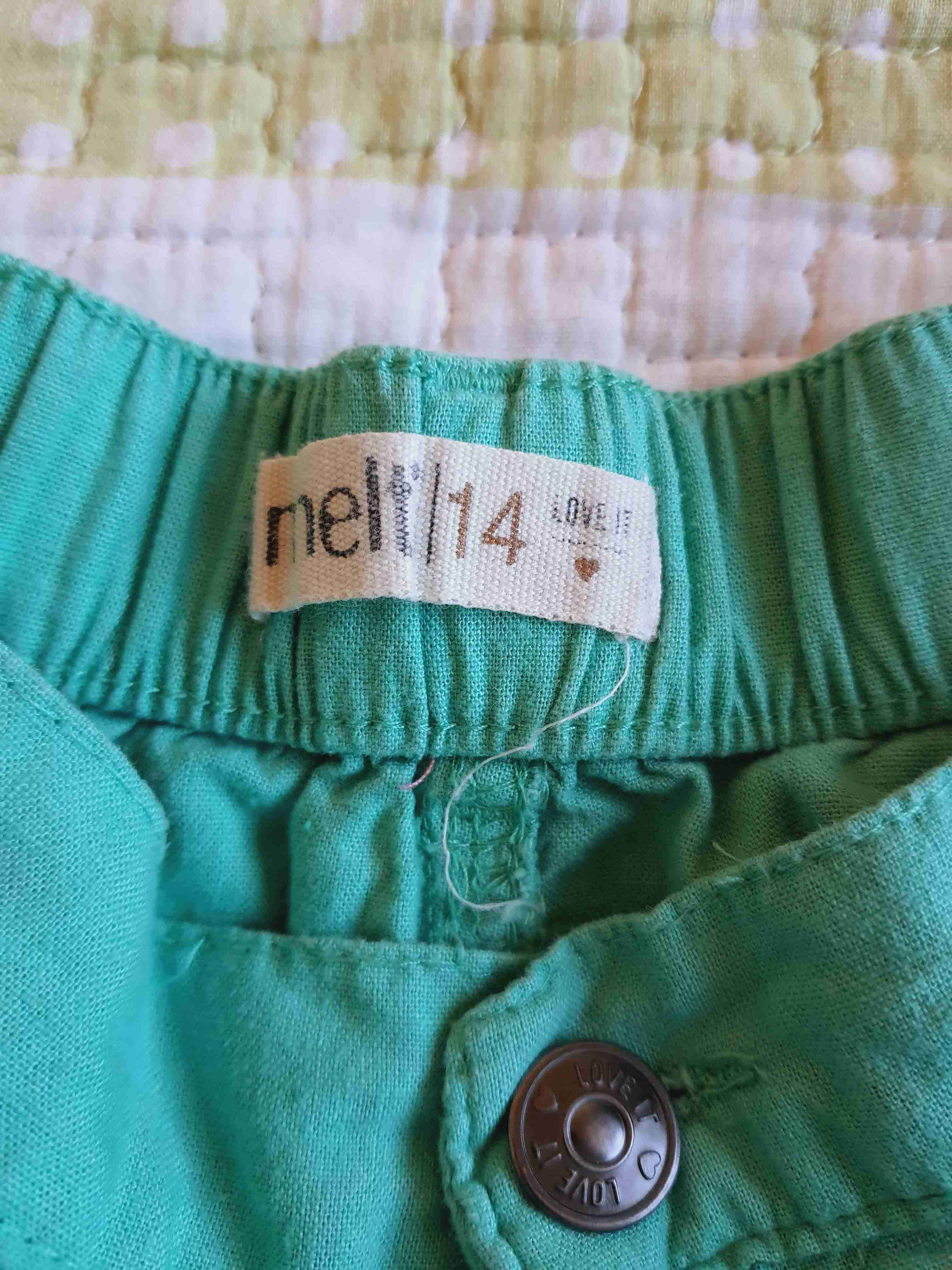 Shorts verdes para mujer - miniatura 2