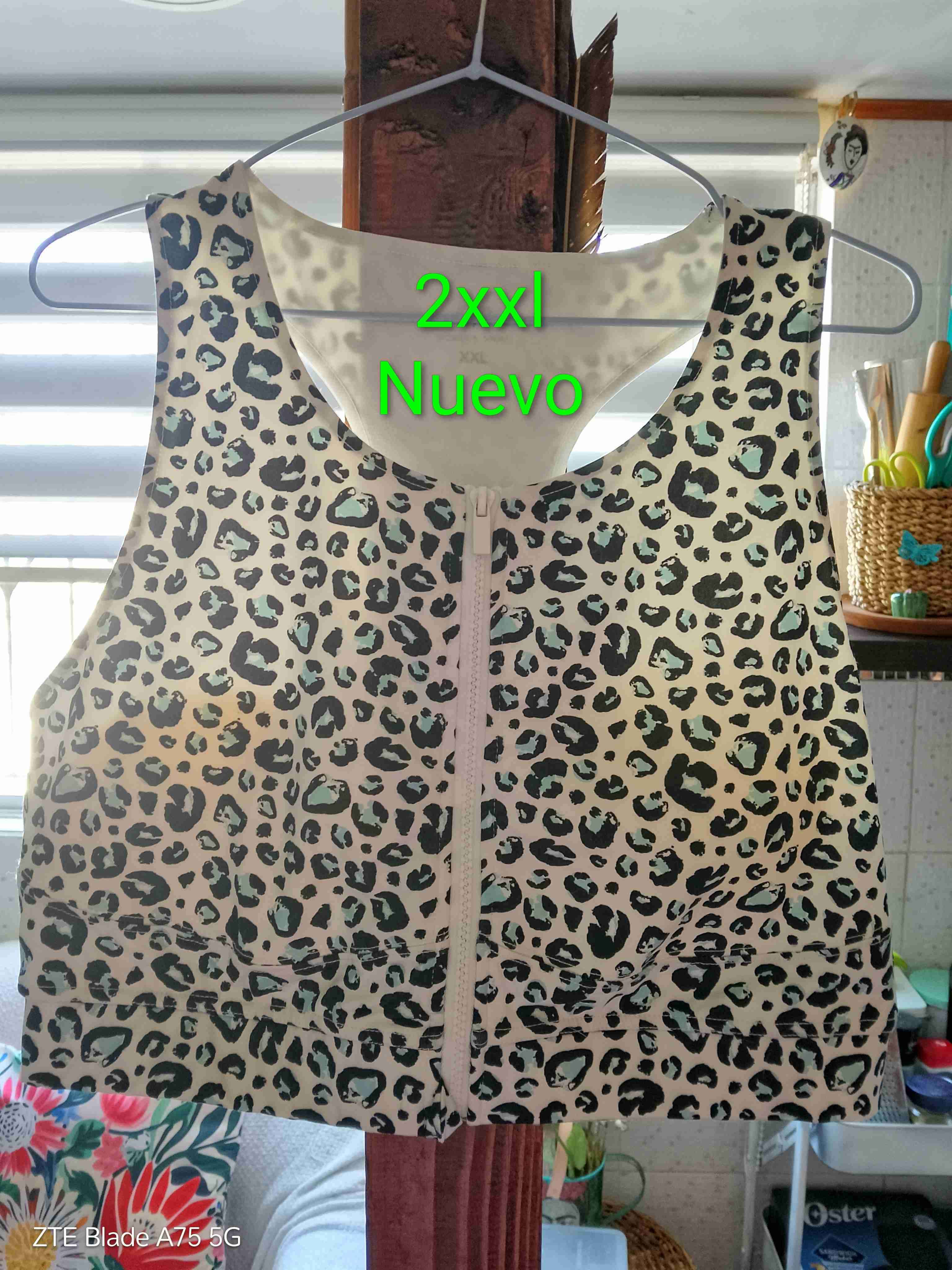 Chaleco corto estampado animal print - miniatura 2