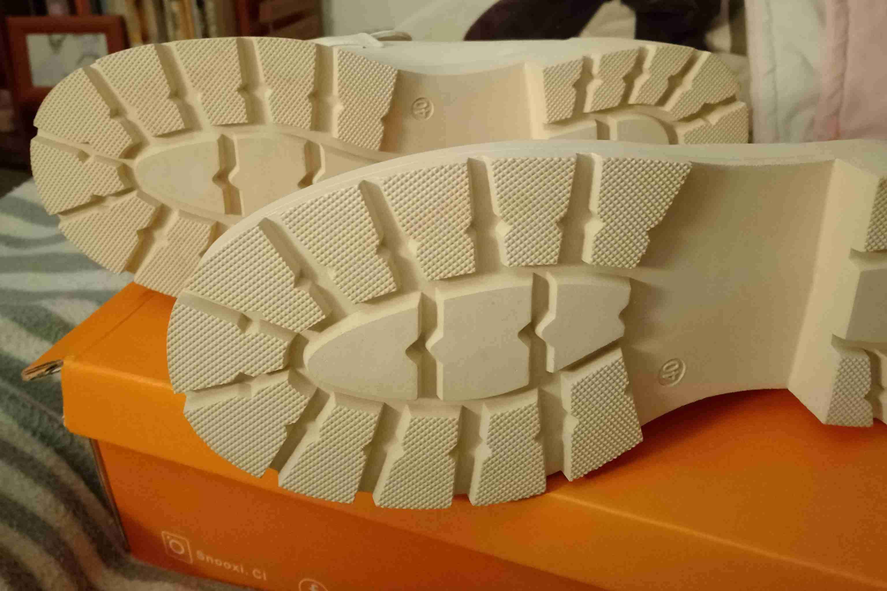 Zapatos mocasines blancos con hebillas - miniatura 6