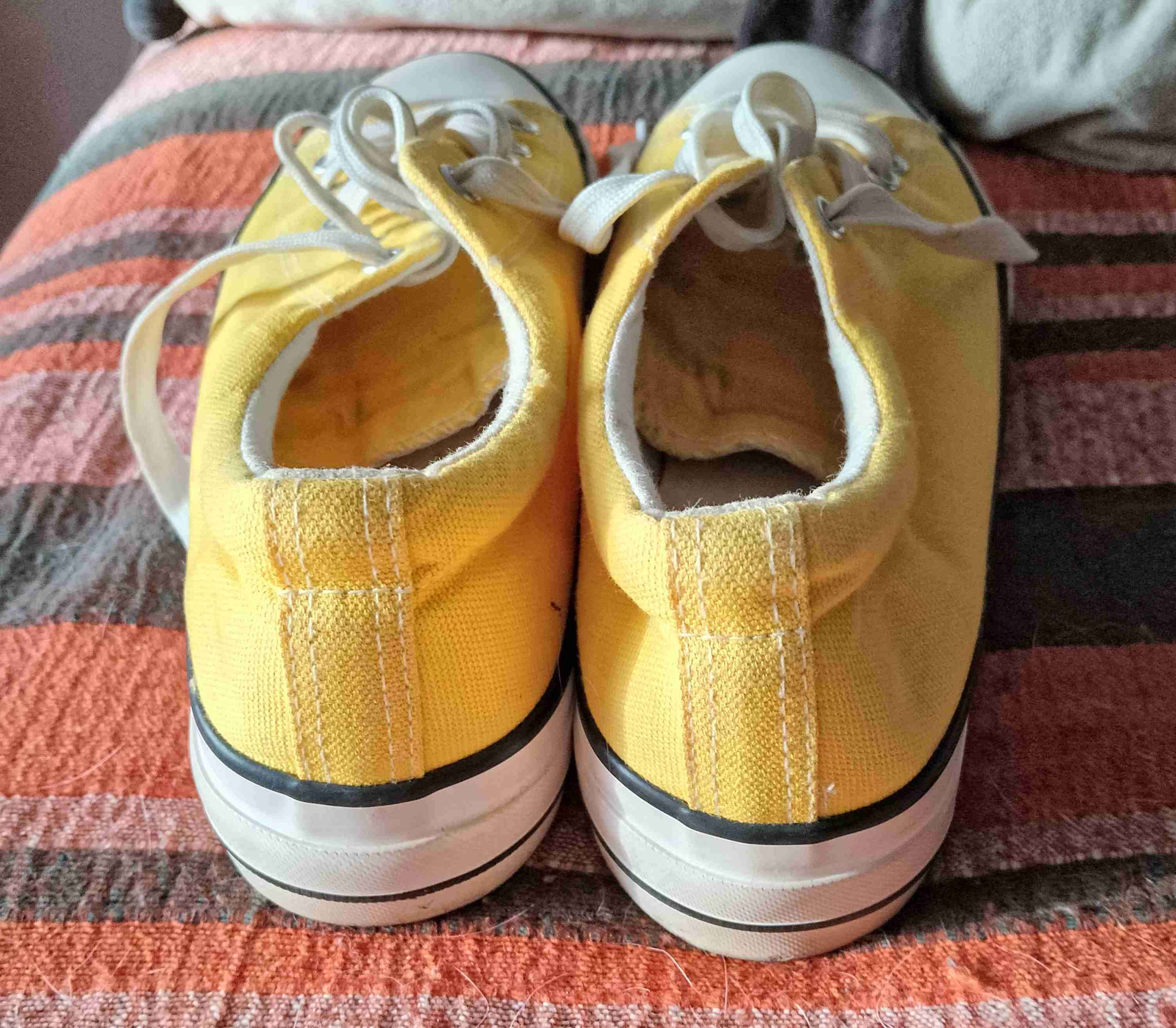 Zapatillas amarillas de lona - miniatura 4