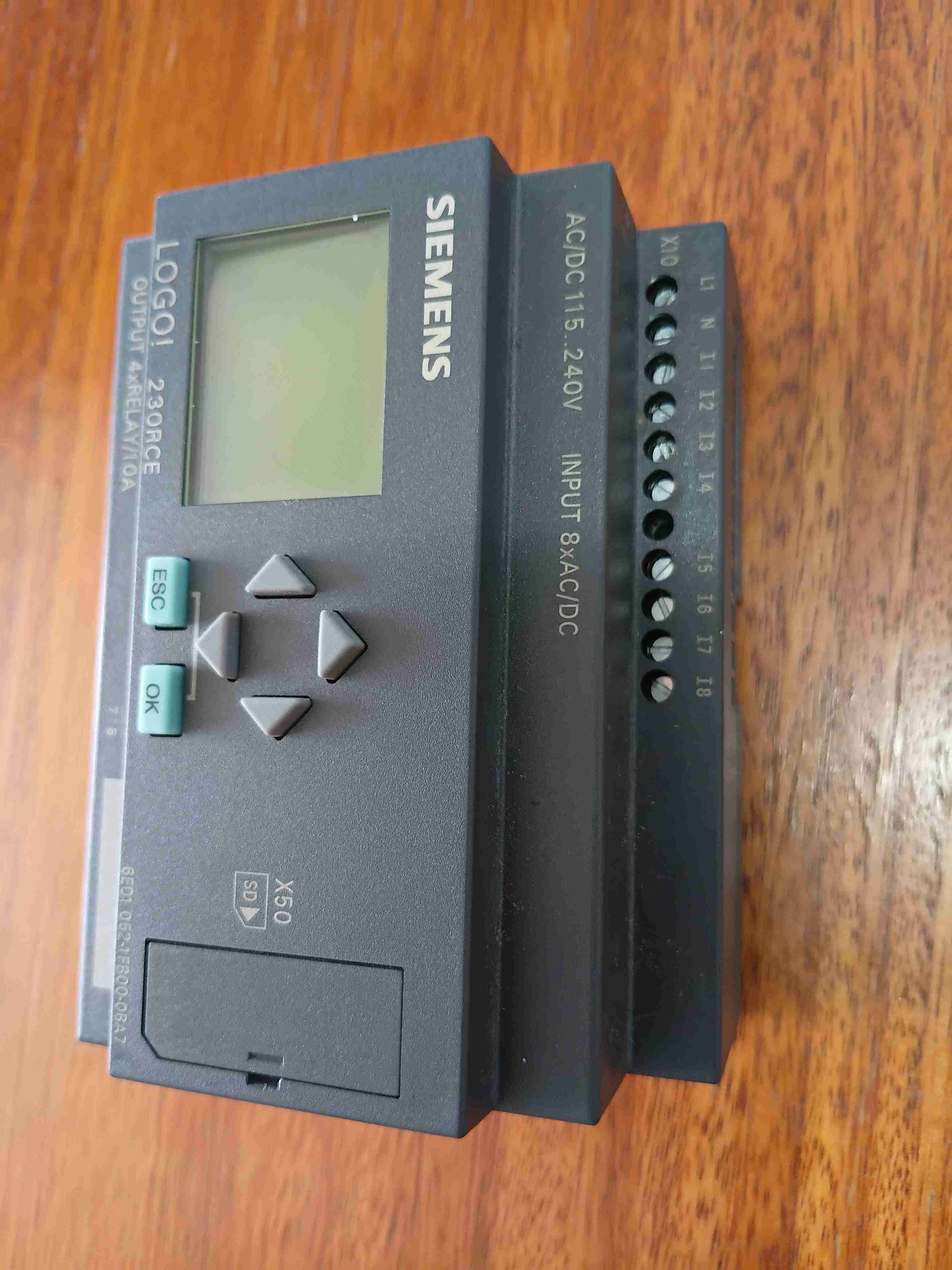 Controlador Siemens LOGO! 230RCE 1 semana de uso - miniatura 3