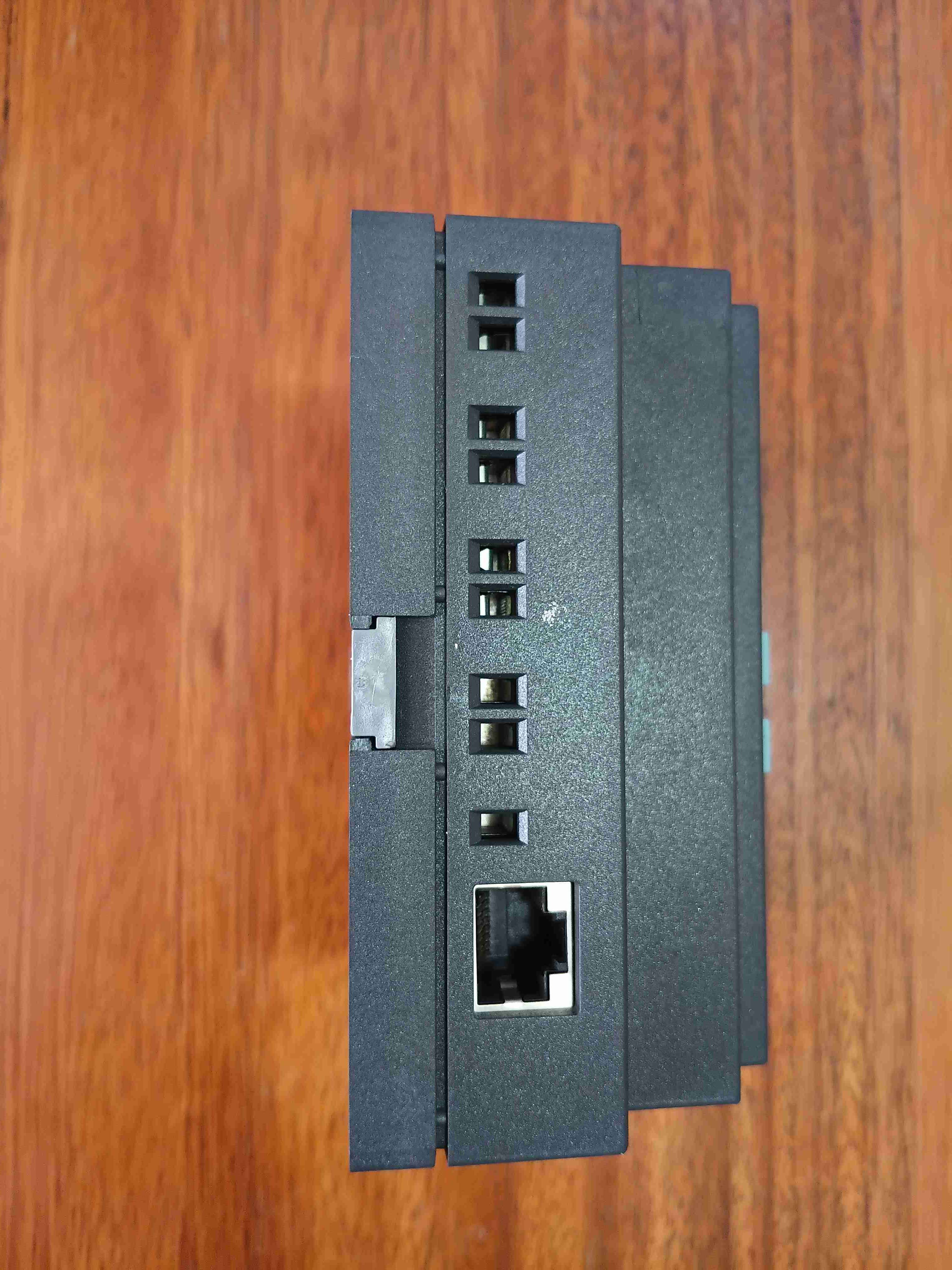 Controlador Siemens LOGO! 230RCE 1 semana de uso - miniatura 4