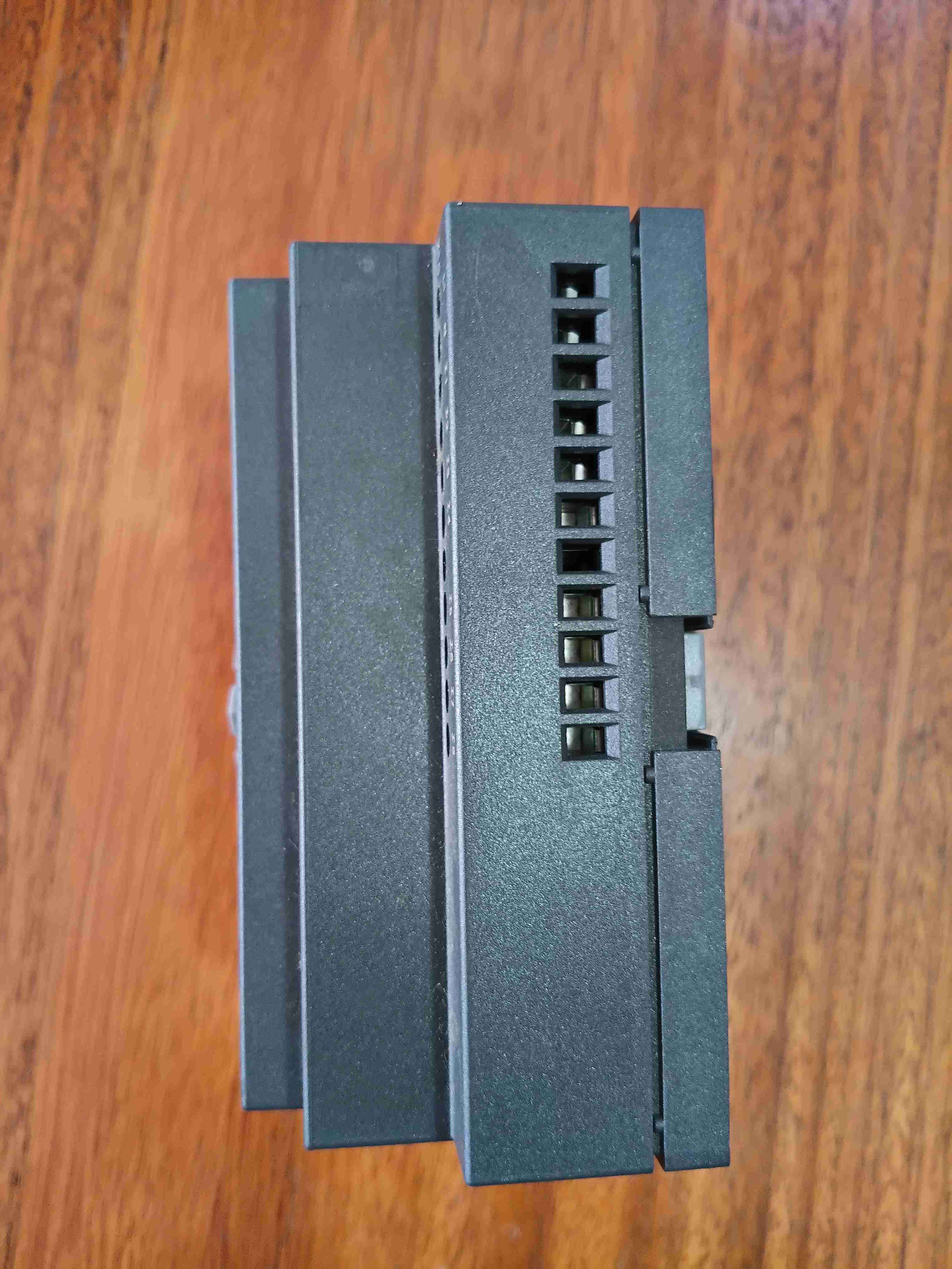 Controlador Siemens LOGO! 230RCE 1 semana de uso - miniatura 5