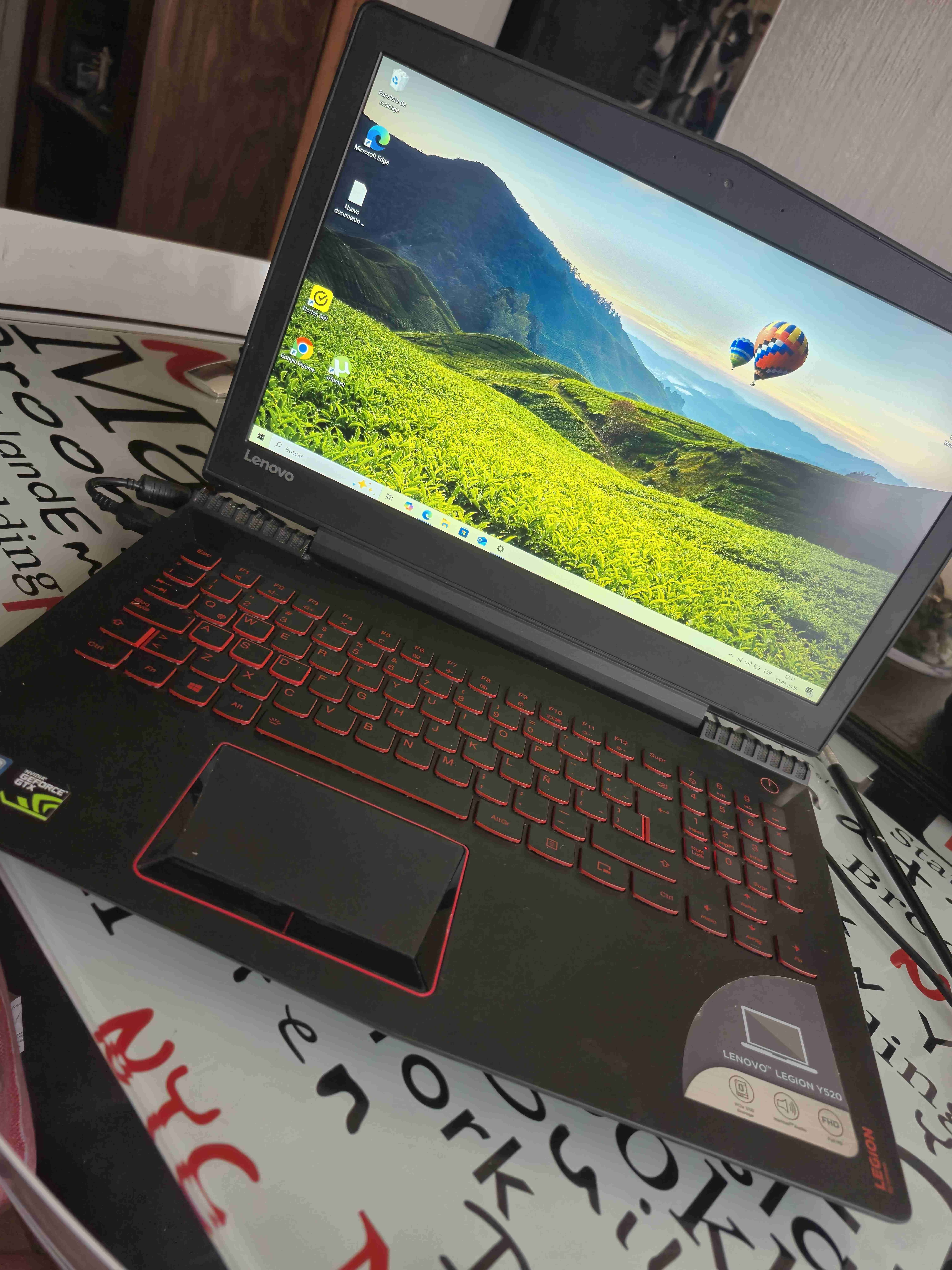 Laptop Lenovo negro - miniatura 5
