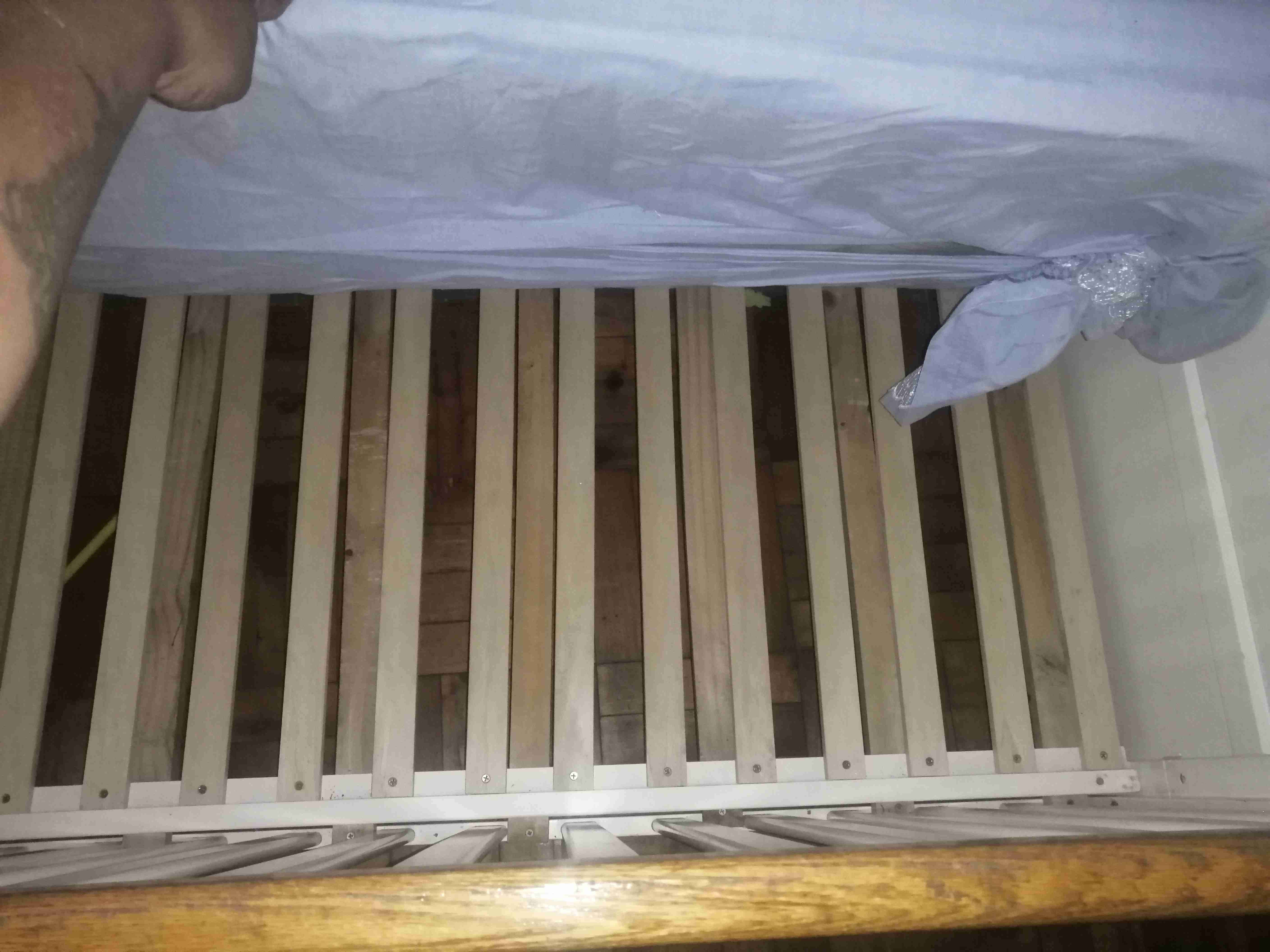 Cuna de madera blanca - miniatura 2