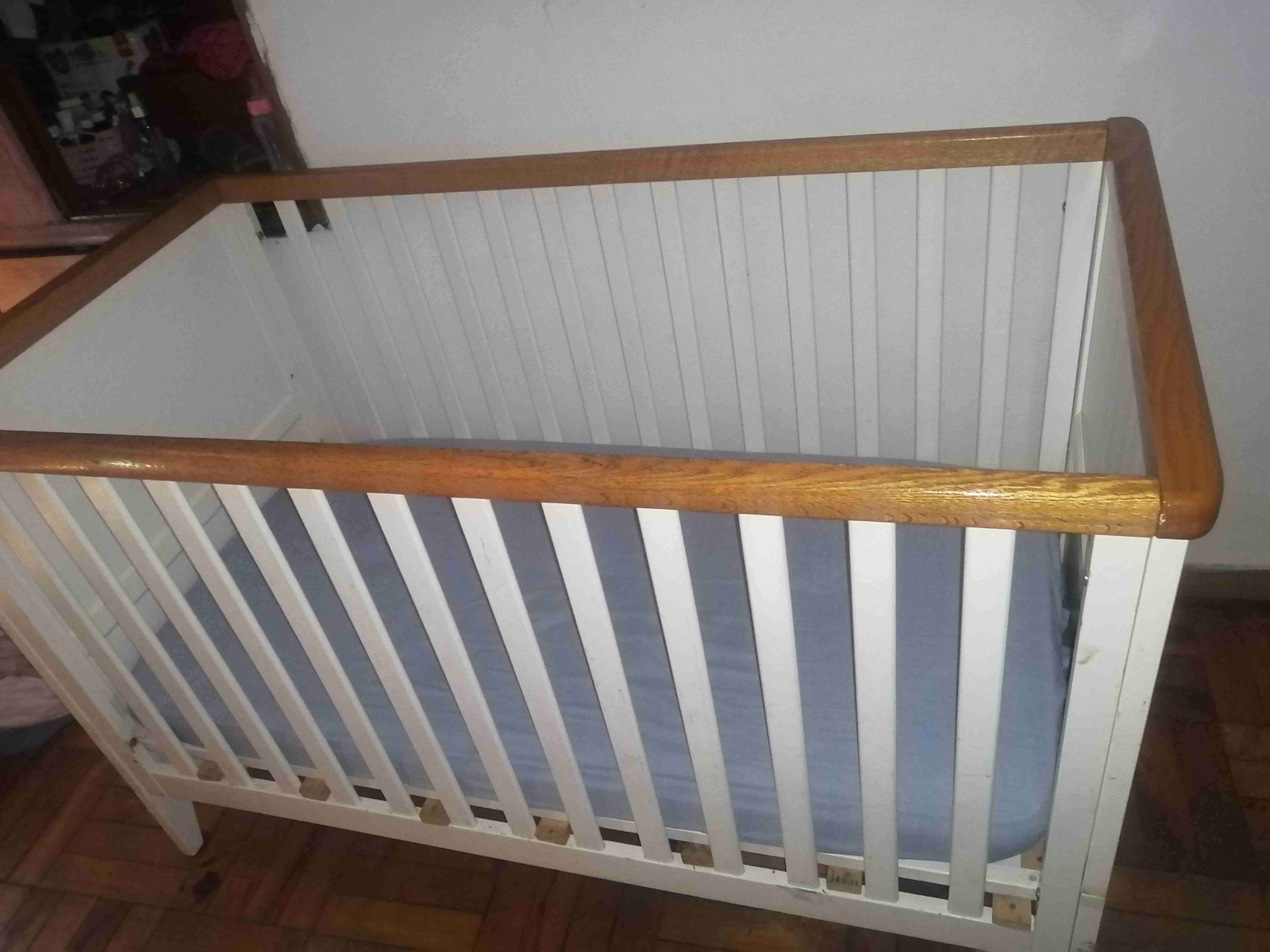 Cuna de madera blanca - miniatura 4