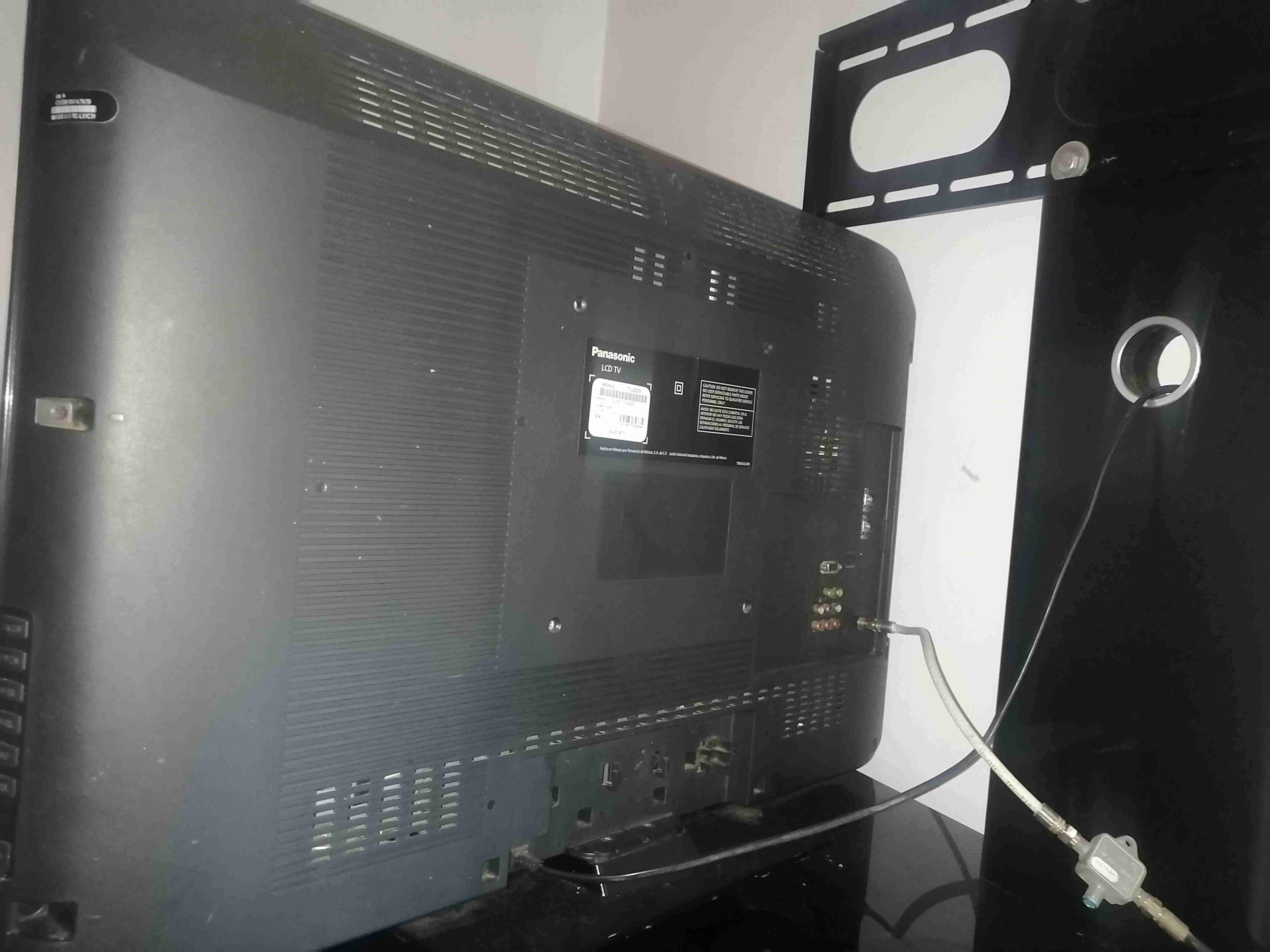 Televisor Panasonic de 42 pulgadas - miniatura 3