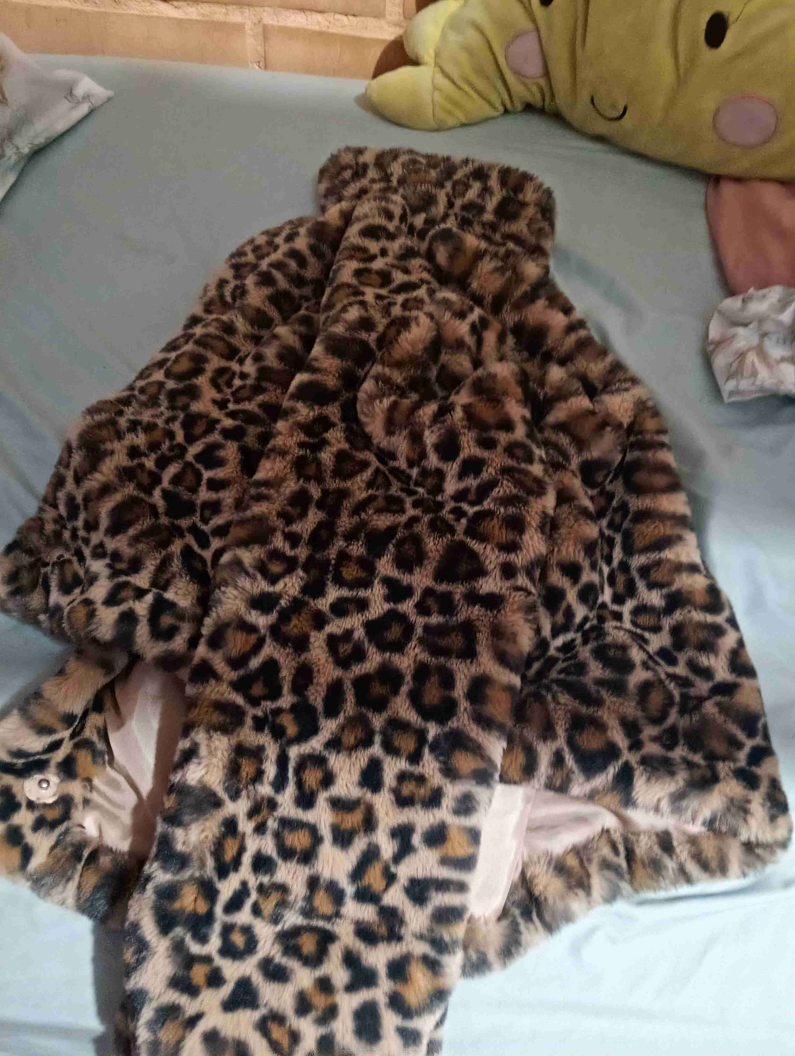 Abrigo con estampado de leopardo