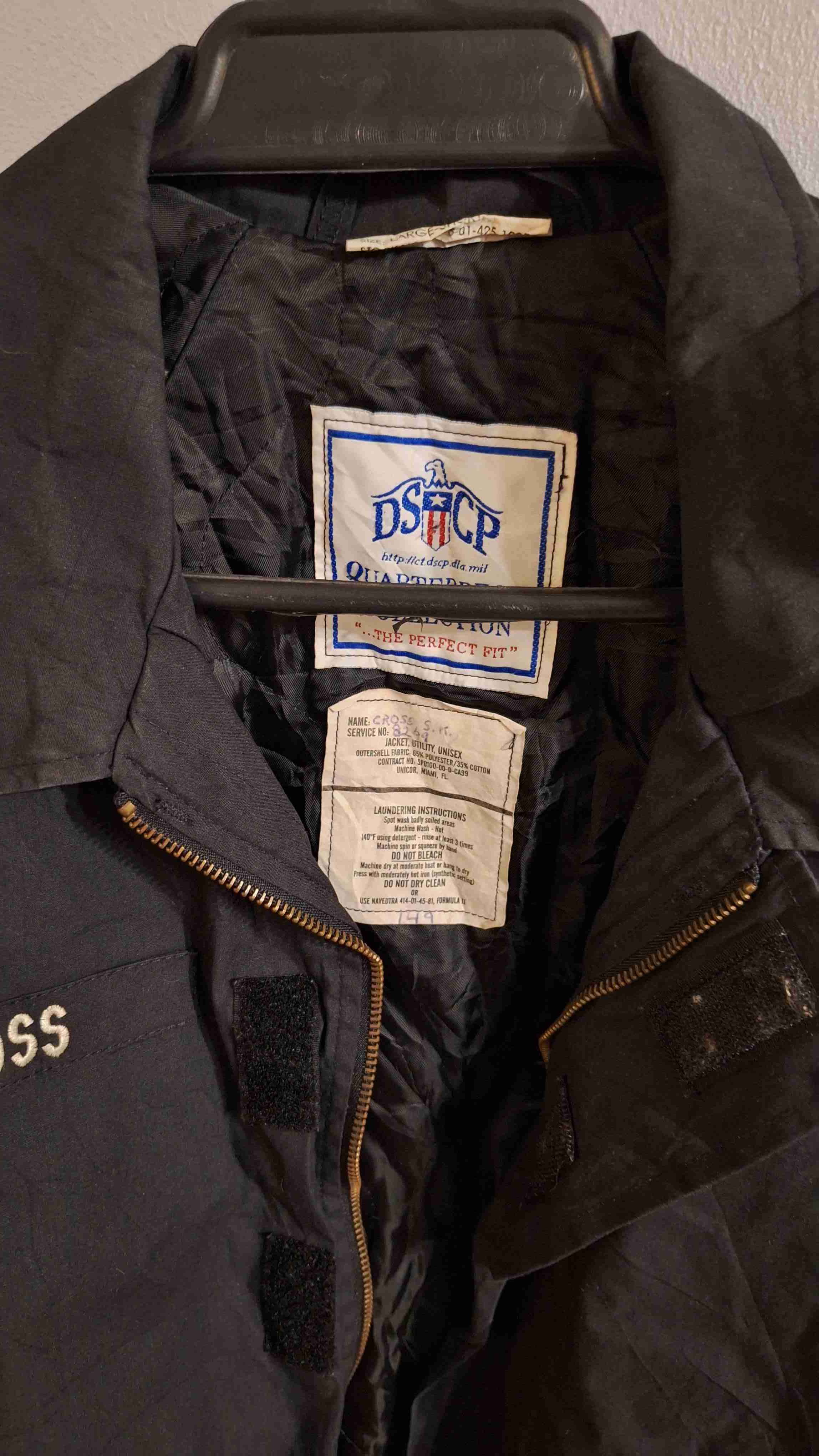 Chaqueta negra con cierre - miniatura 2