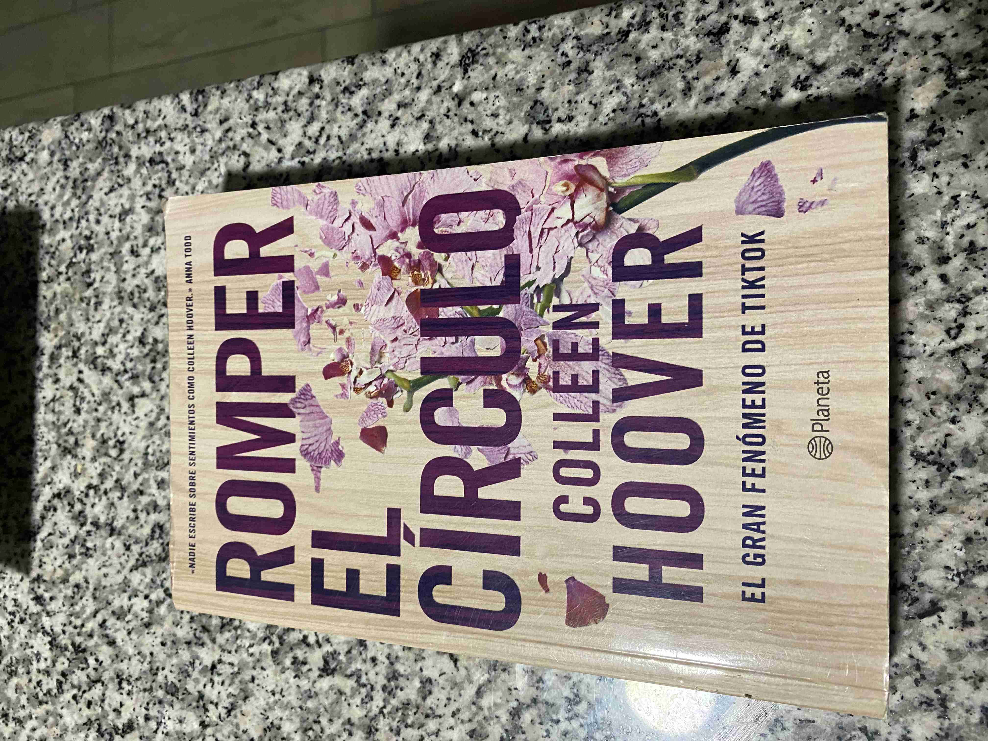 Libro 'Romper el Círculo' Colleen Hoover