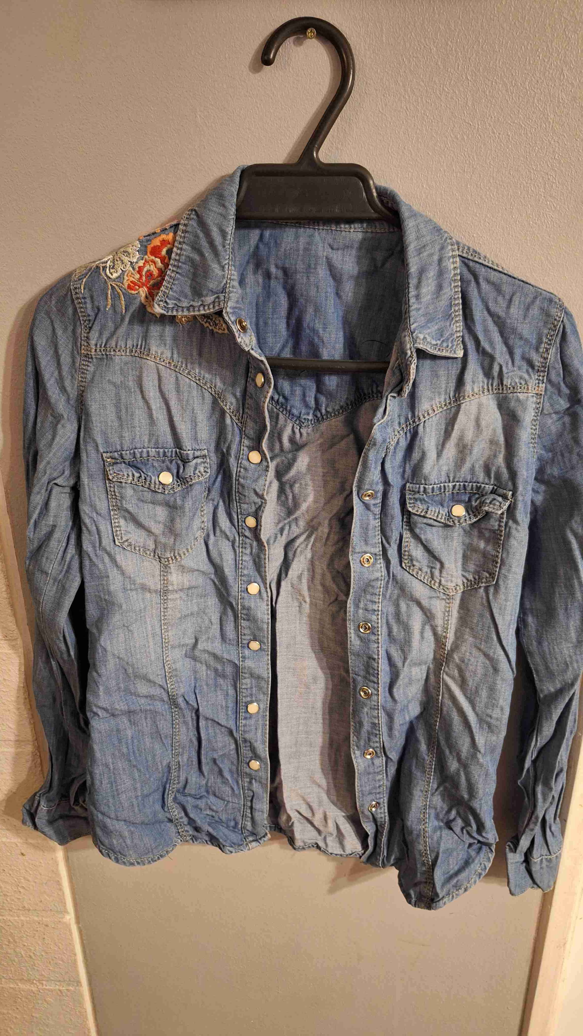Camisa denim con bordado