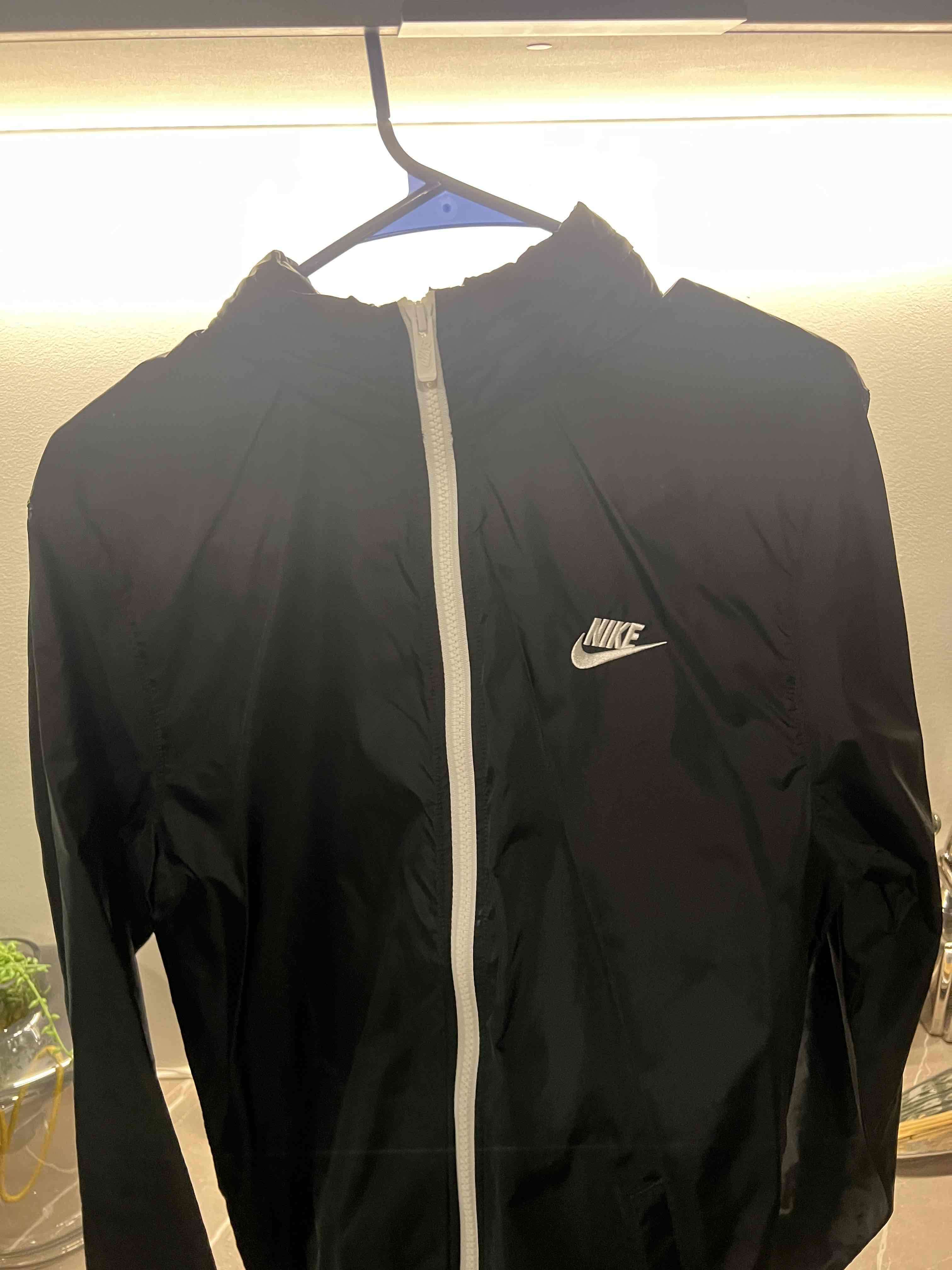 Cortaviento negro Nike talla m - miniatura 2