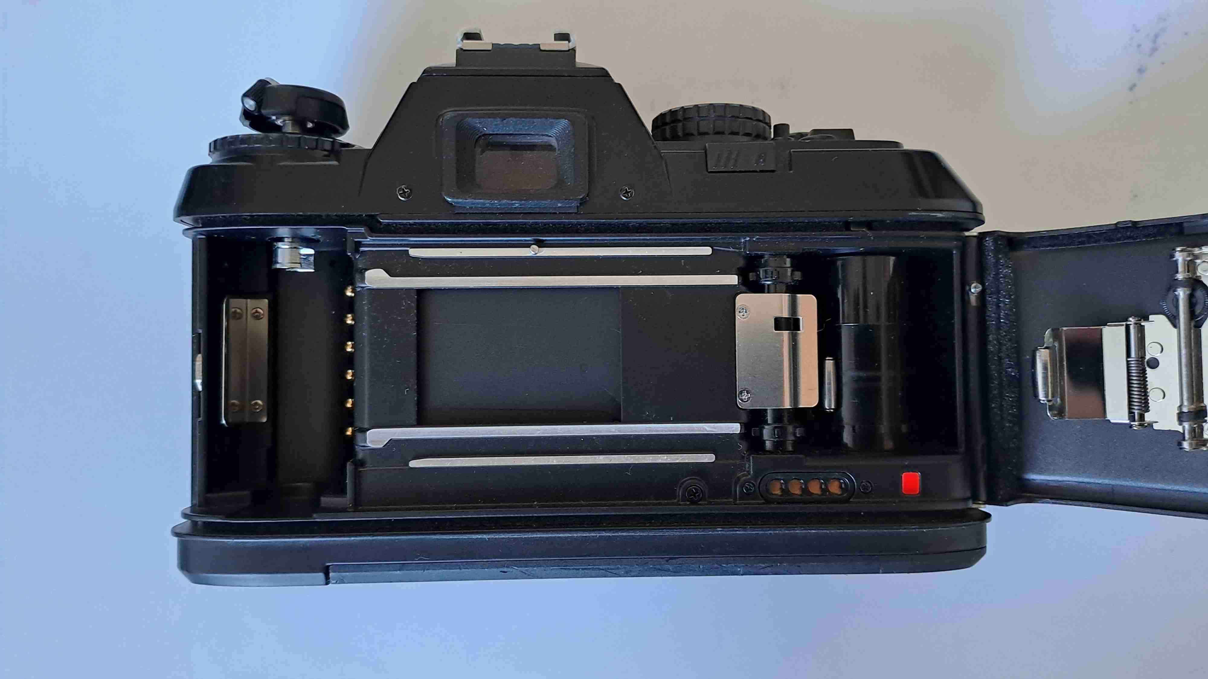 BODY Cámara Nikon N2000 análoga leer despcripcion - miniatura 4