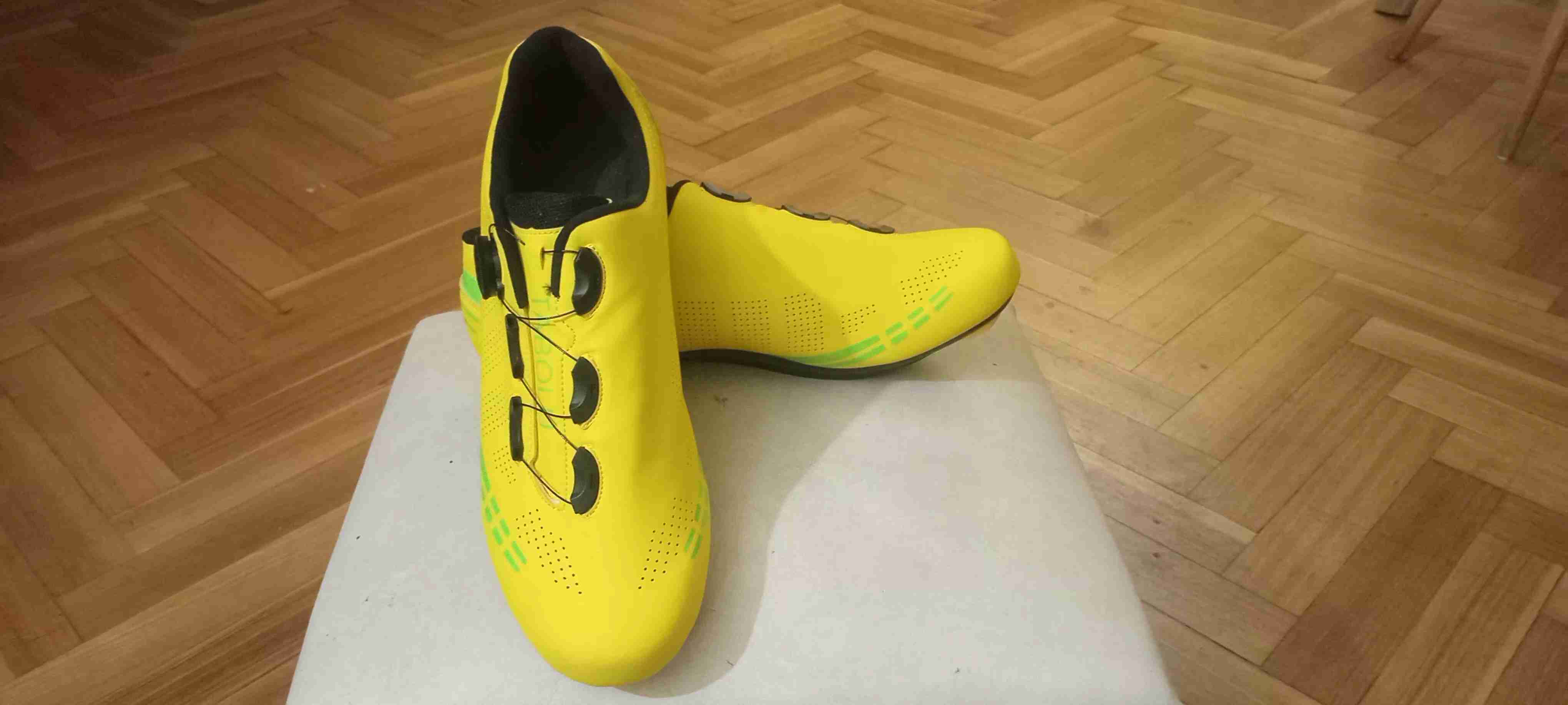 Zapatos de ciclismo amarillos - miniatura 2