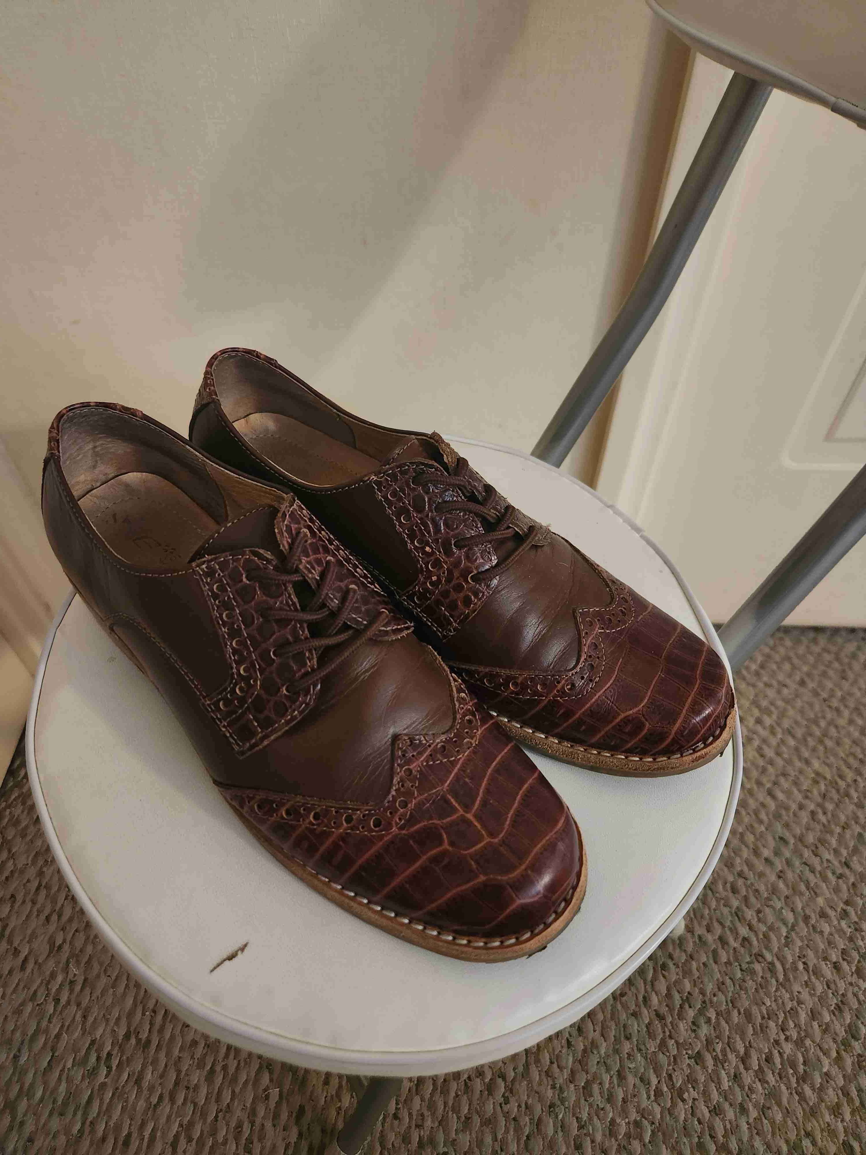 Zapatos de cuero real marrón elegantes