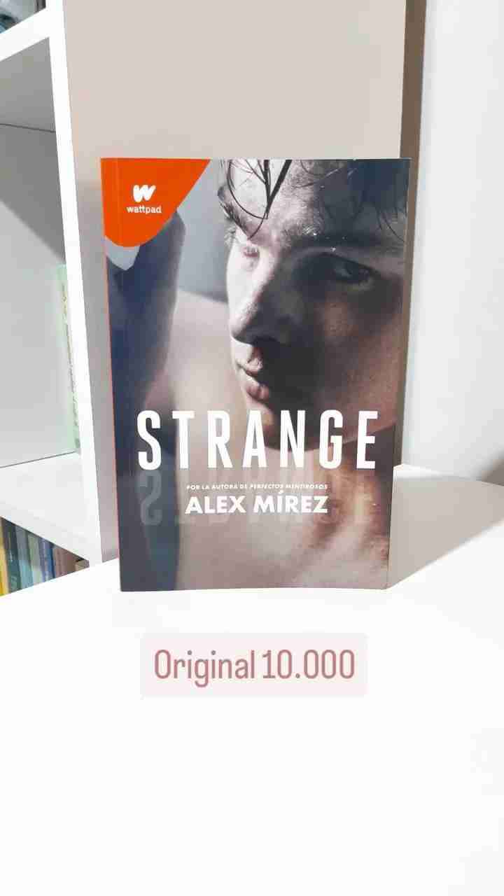 Libro Strange de Alex Mirez
