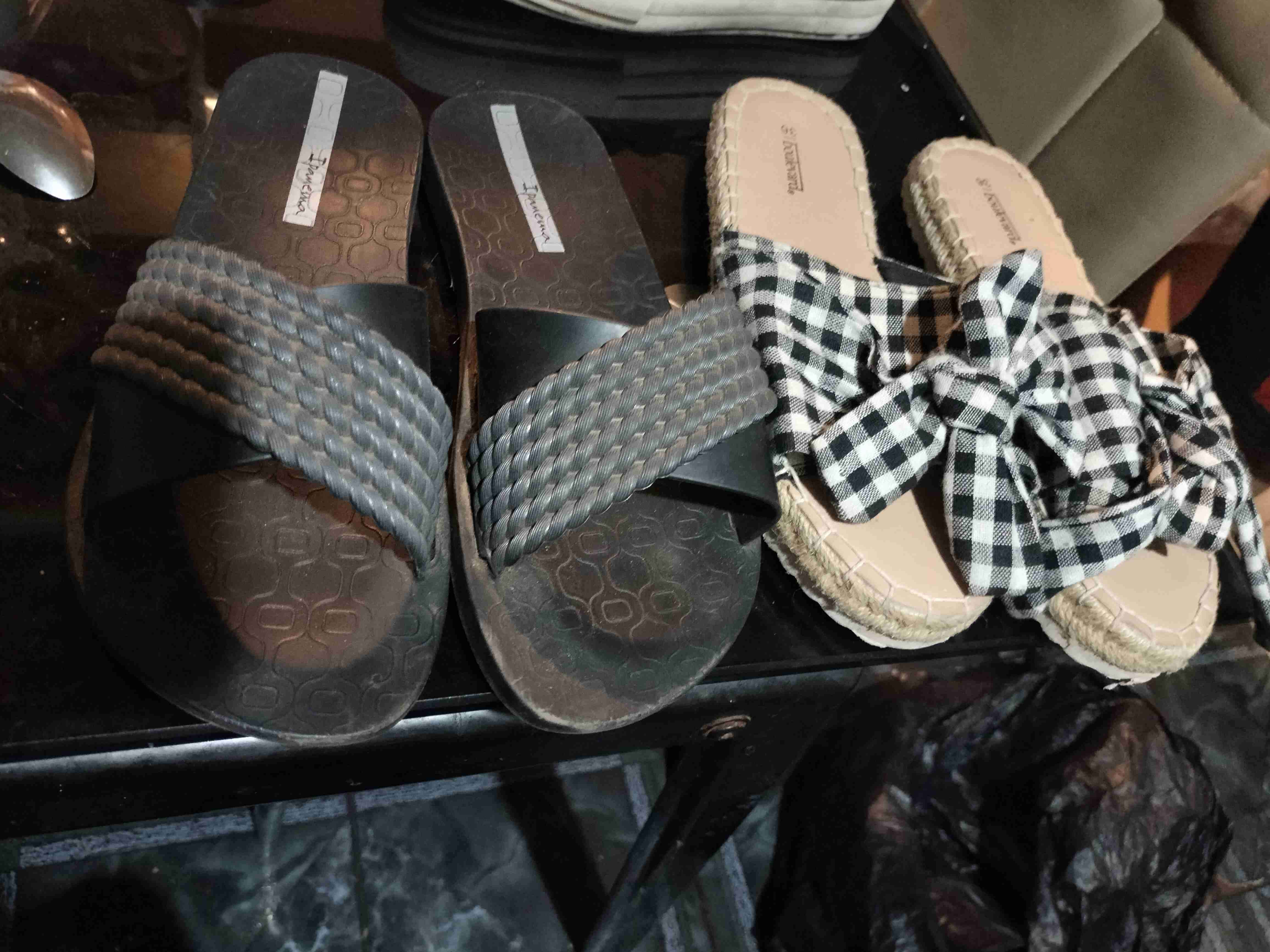 Sandalias planas variadas