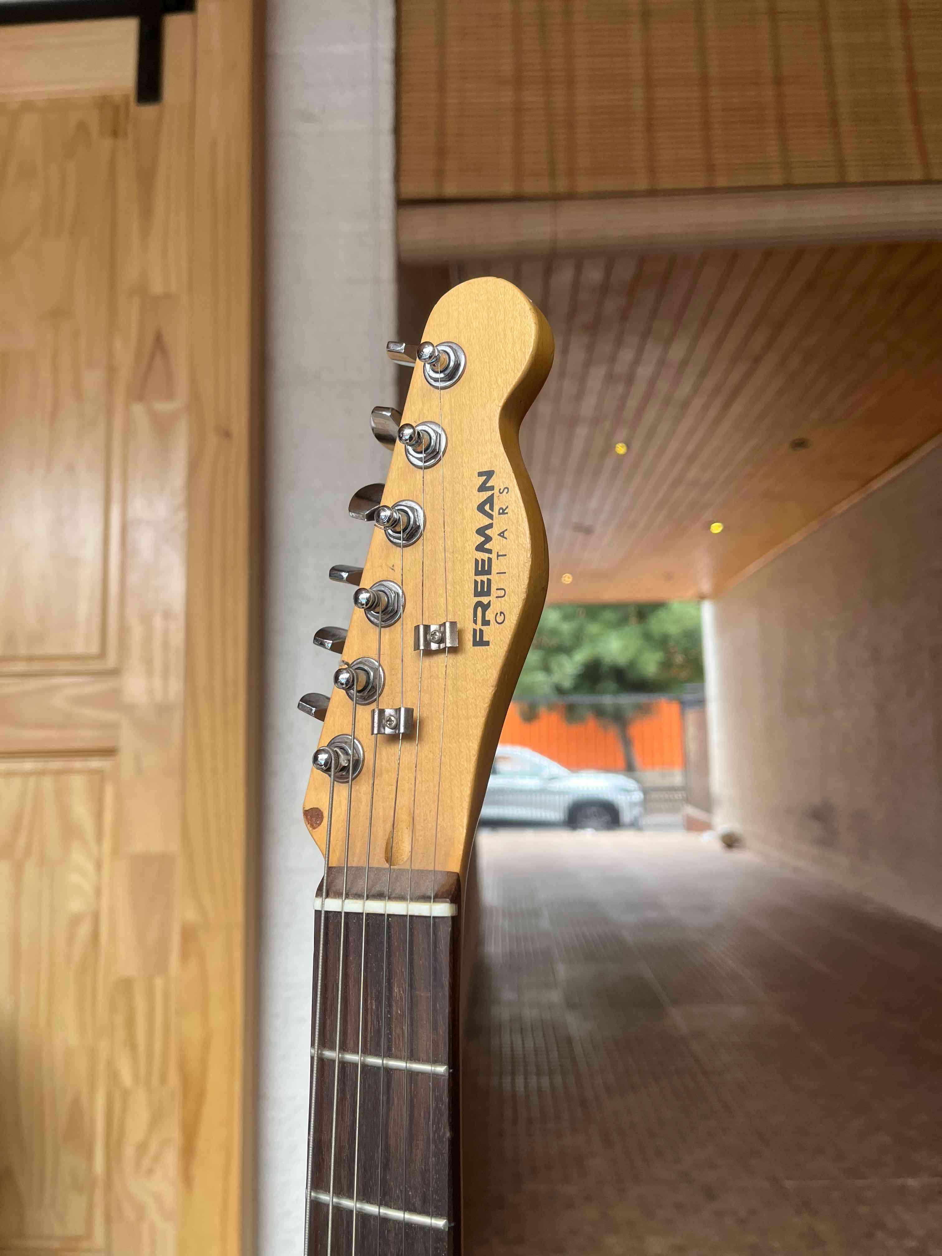 Guitarra eléctrica + Amplificador - miniatura 4