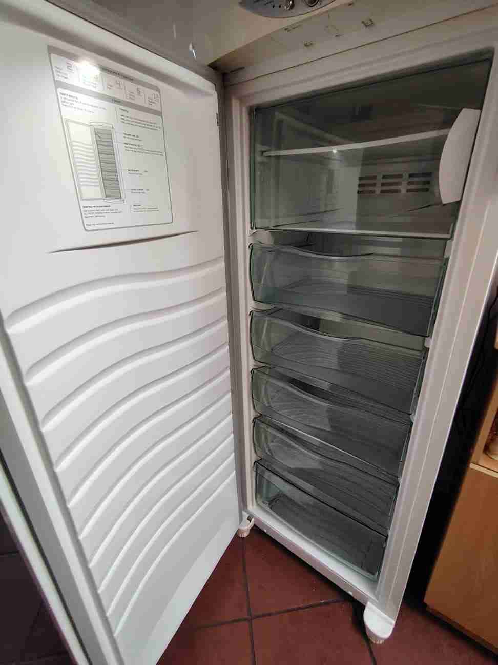 Congelador vertical Whirlpool blanco - miniatura 2