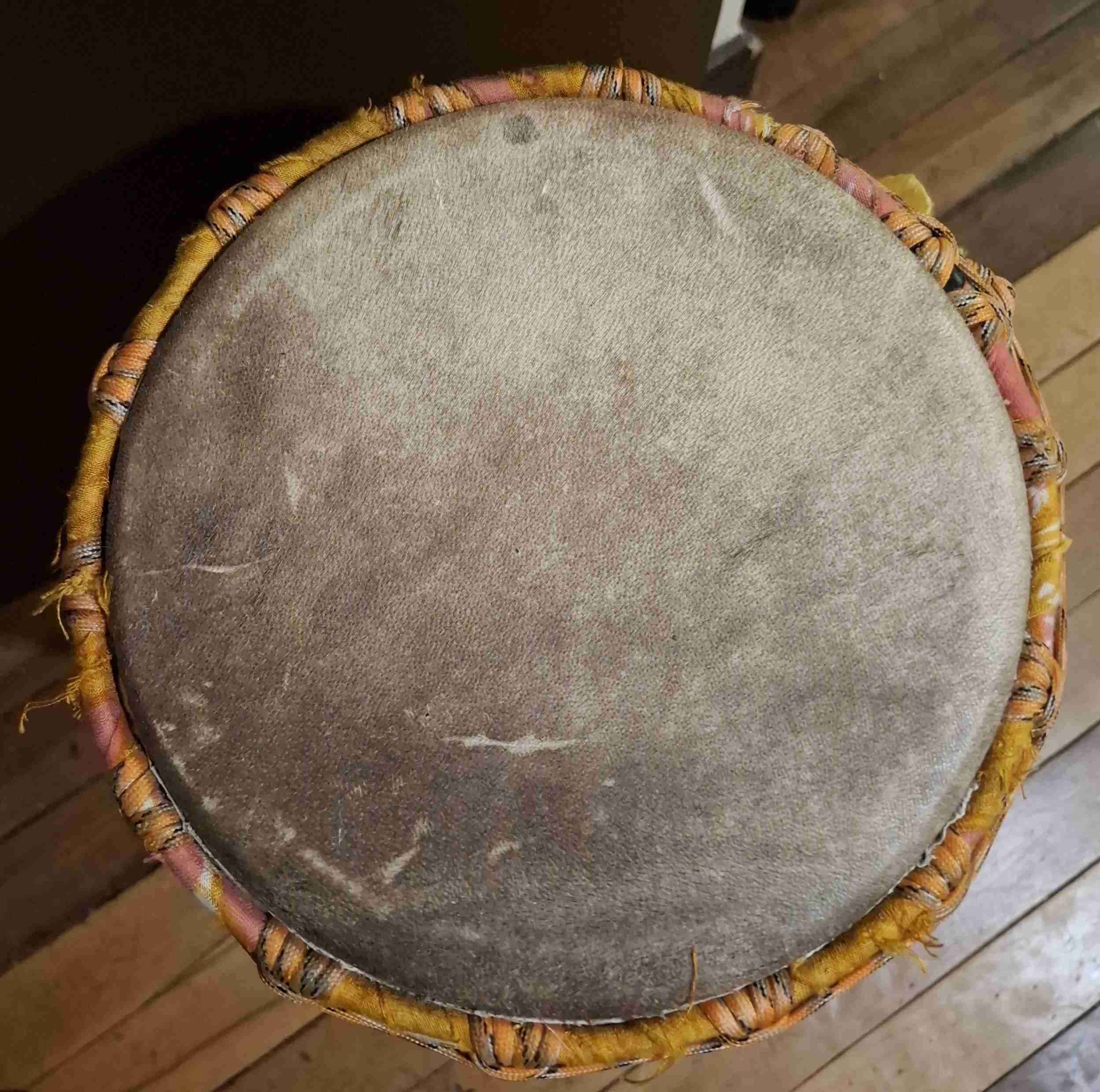 Djembe africano en buen estado - miniatura 2