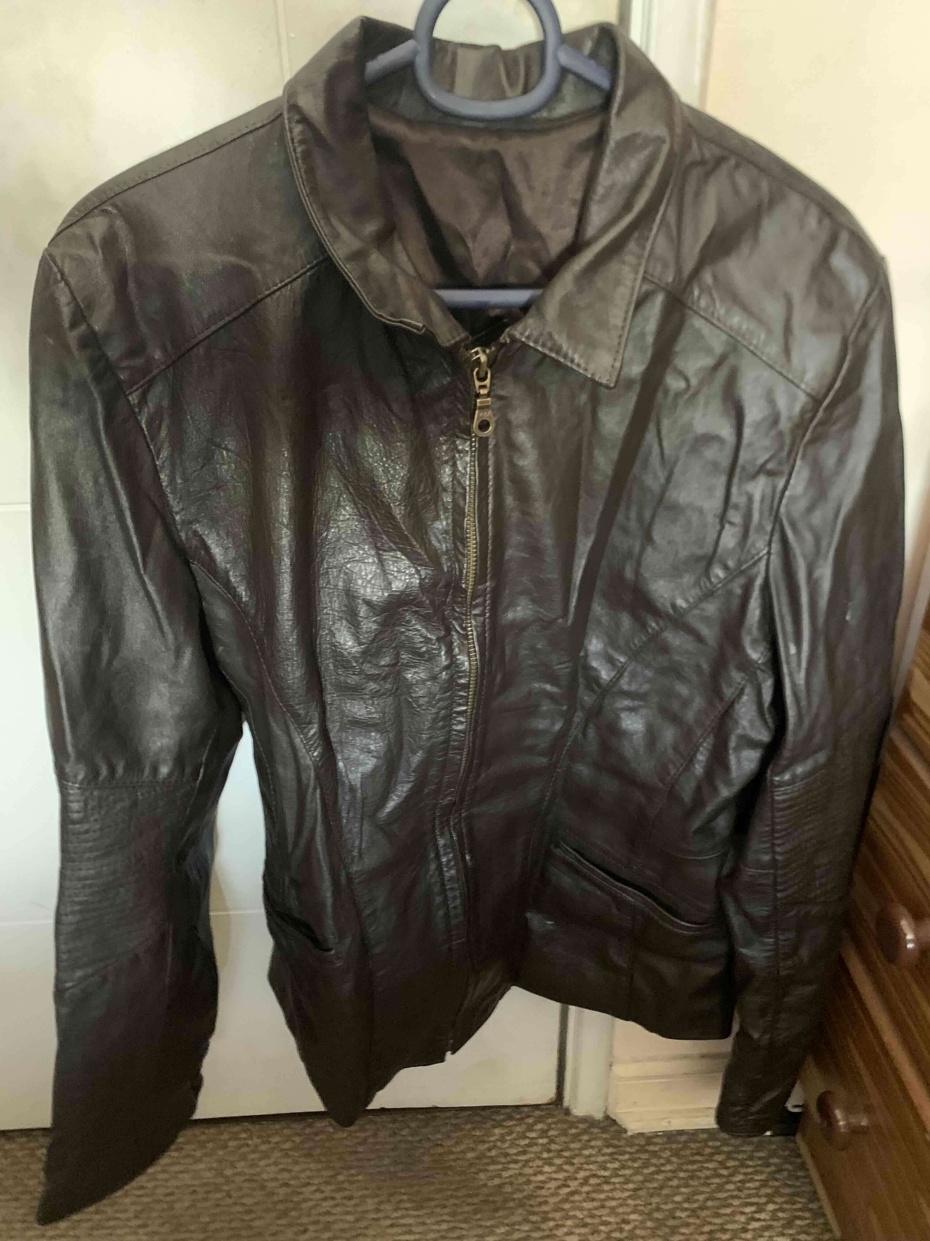 Chaqueta de cuero marrón