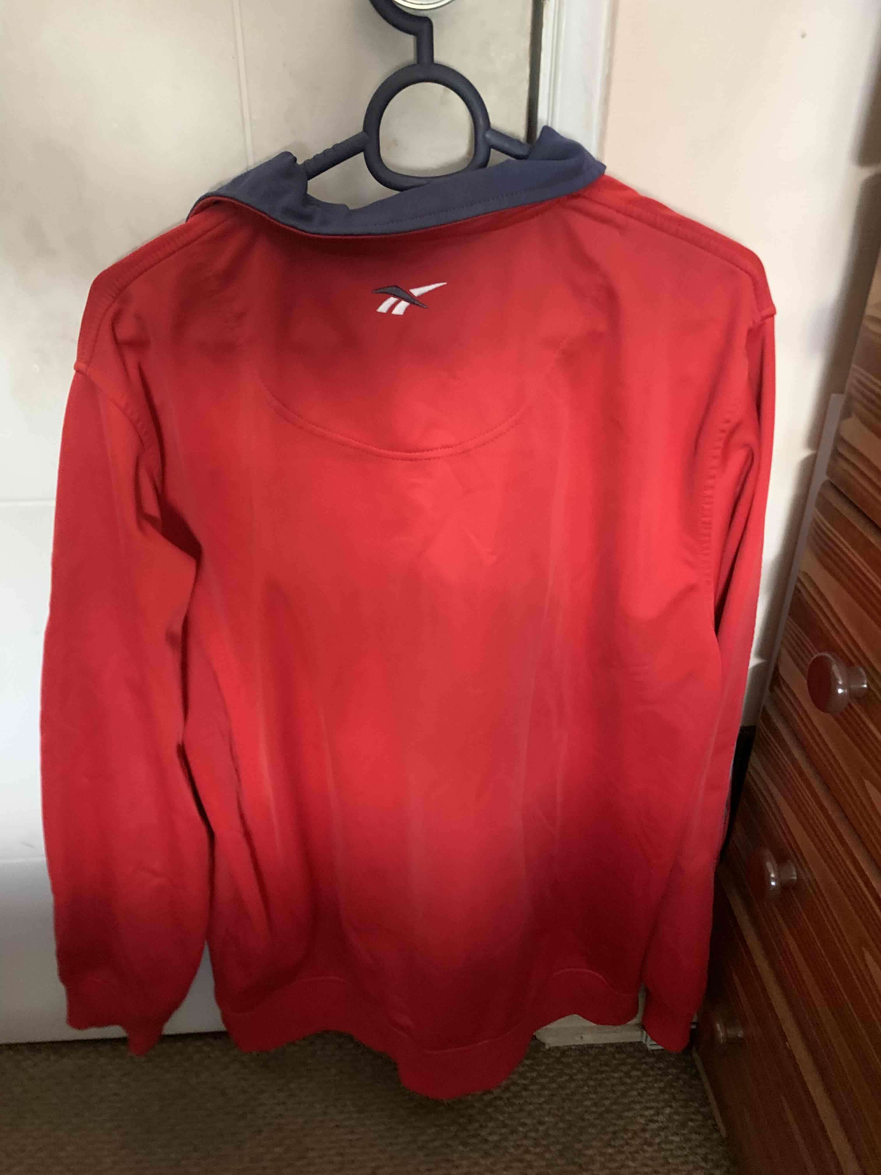 Chaqueta deportiva Reebok roja - miniatura 2