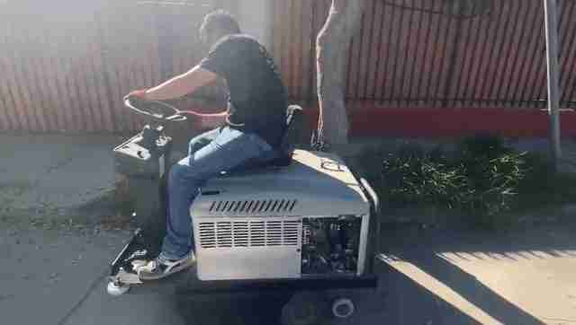 Máquina barredora de calles usada - miniatura 3