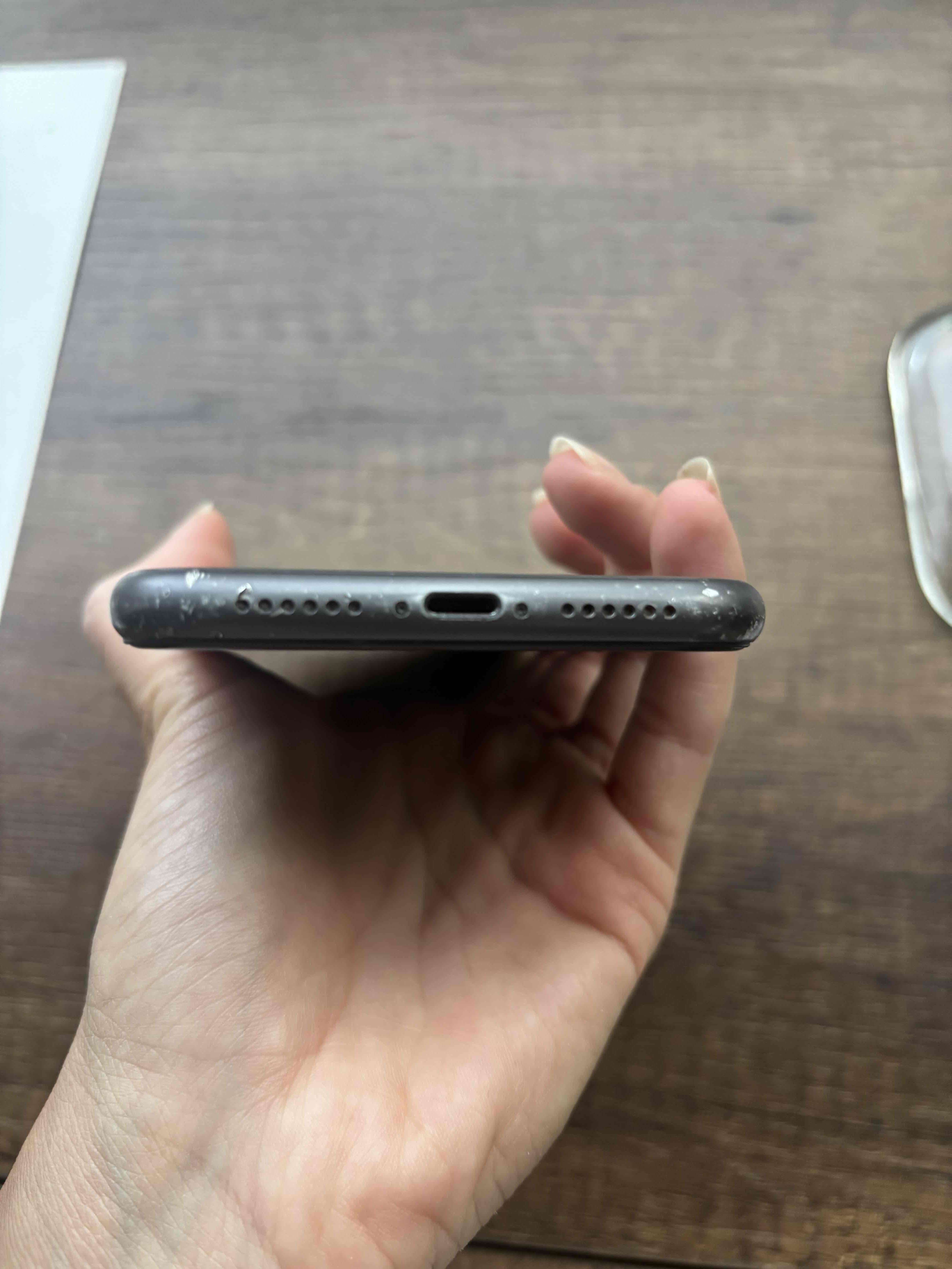 iPhone 11 en buen estado - miniatura 5