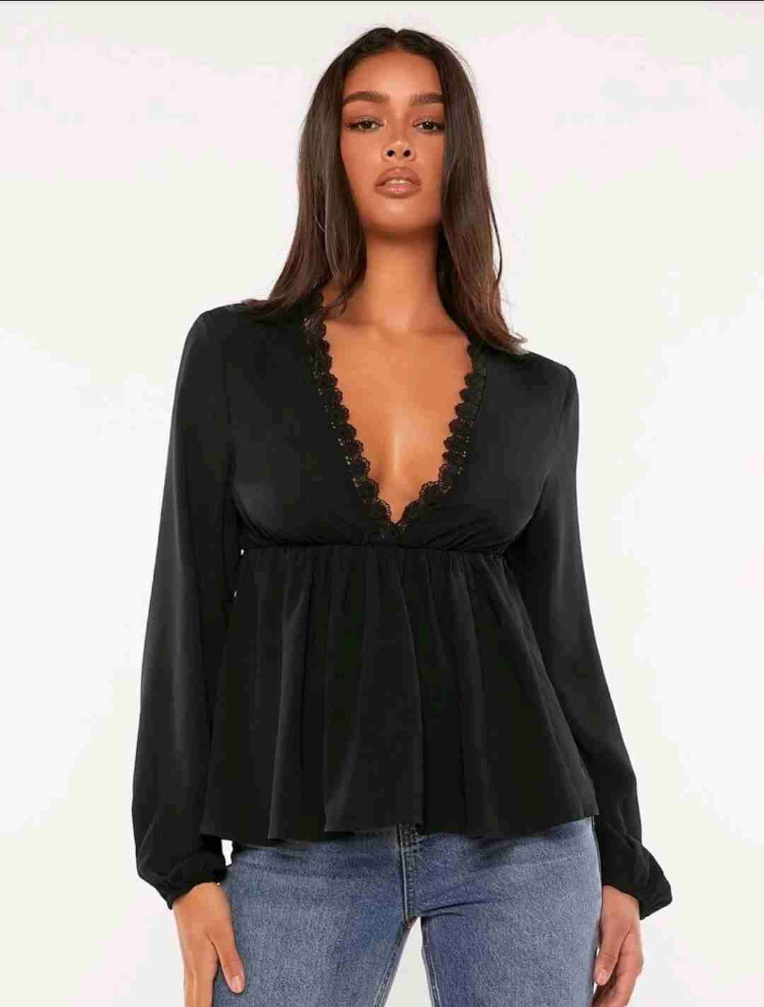 Blusa negra de encaje - miniatura 2