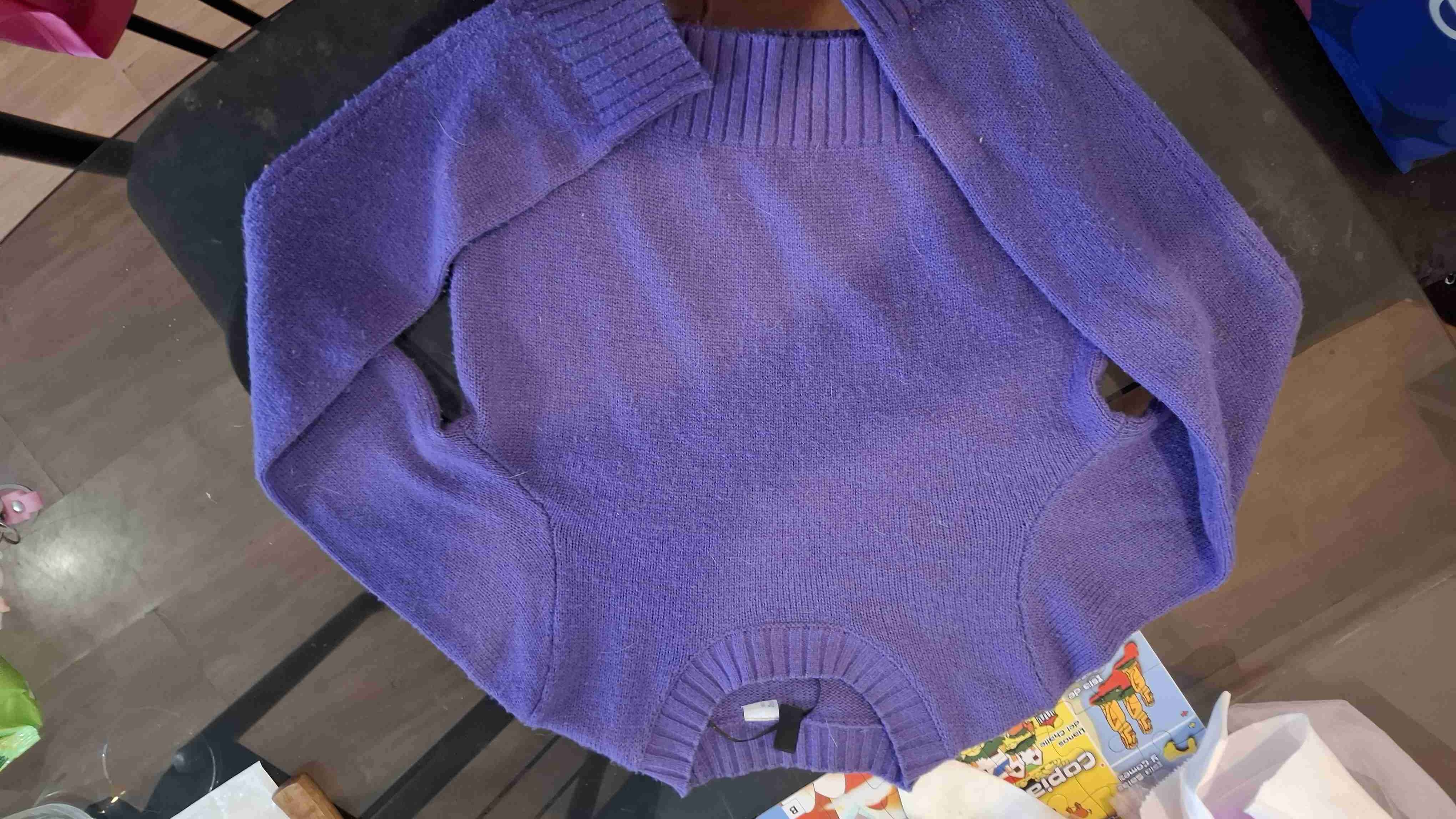 Suéter de rayas negro y rosa - miniatura 5