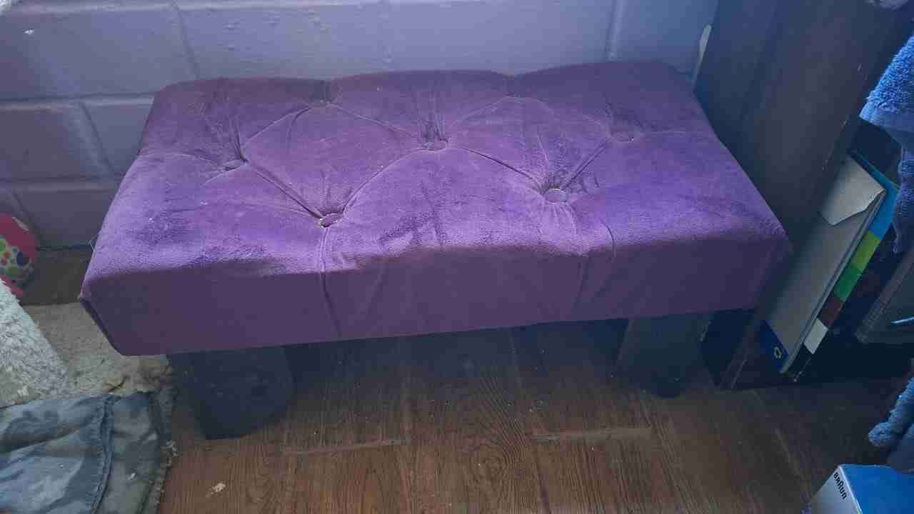 Cama de una plaza con colchón y banquito - miniatura 3